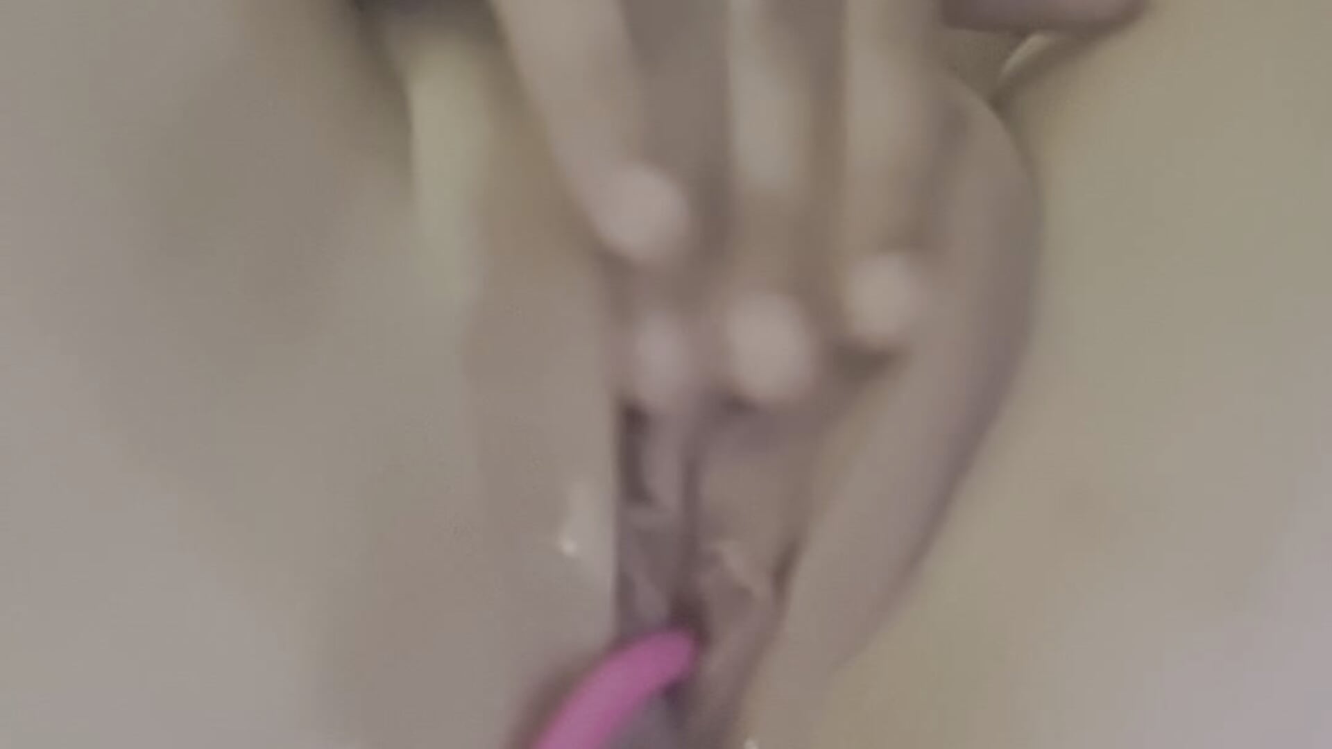 Juicy wet pussy - video by PinkTheHawk cam model