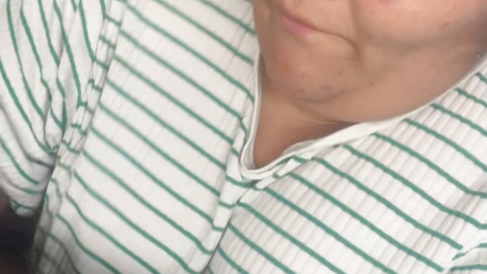 Ma salope me suce et branle ma bite - video by GuillaumeSi cam model