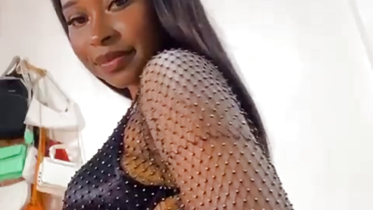 love queen - video oleh BrunetteQueen kamera model