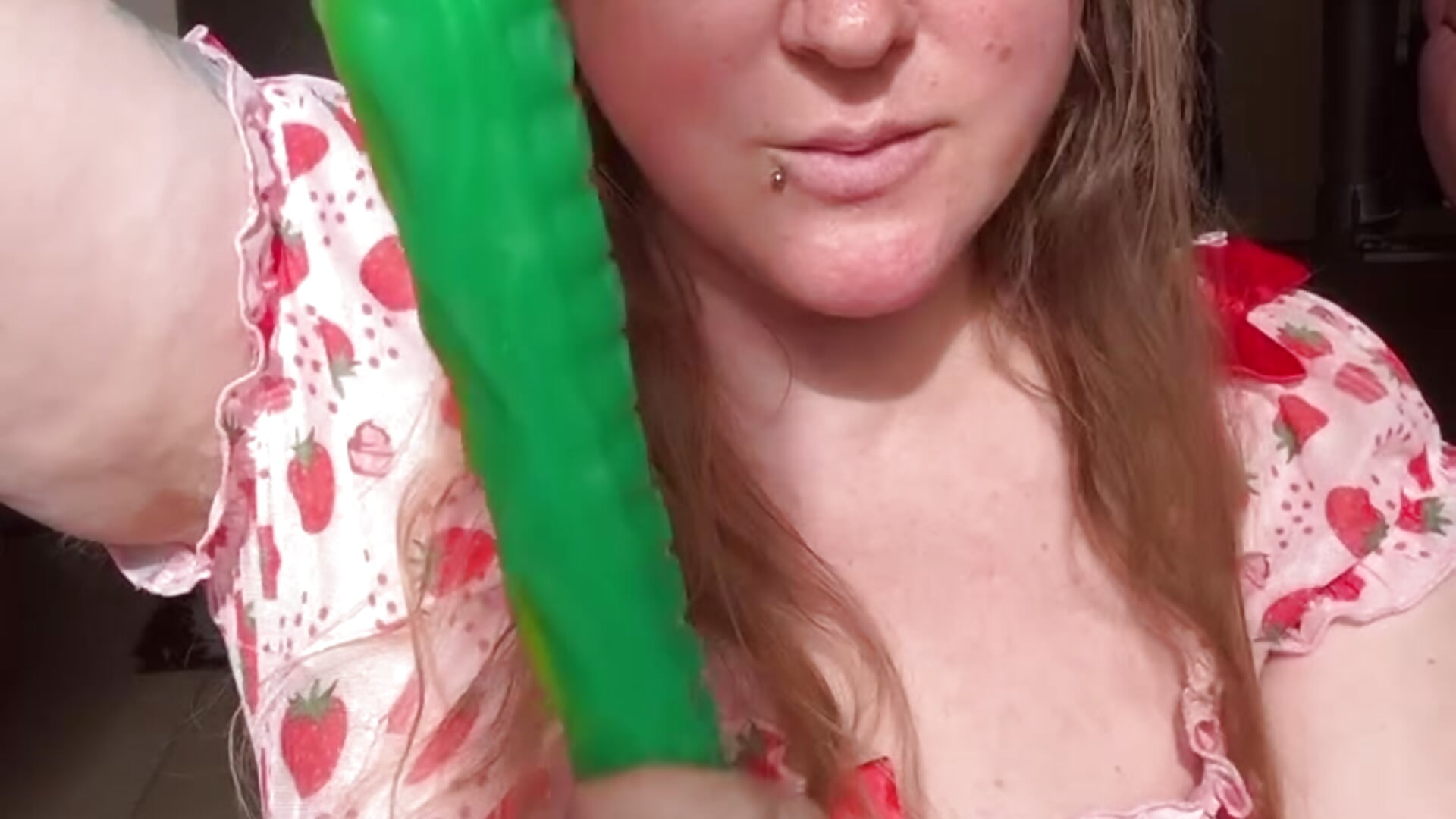 My favorite toy is out and it’s hungry for attention - Video von kisicaxx Cam-Model