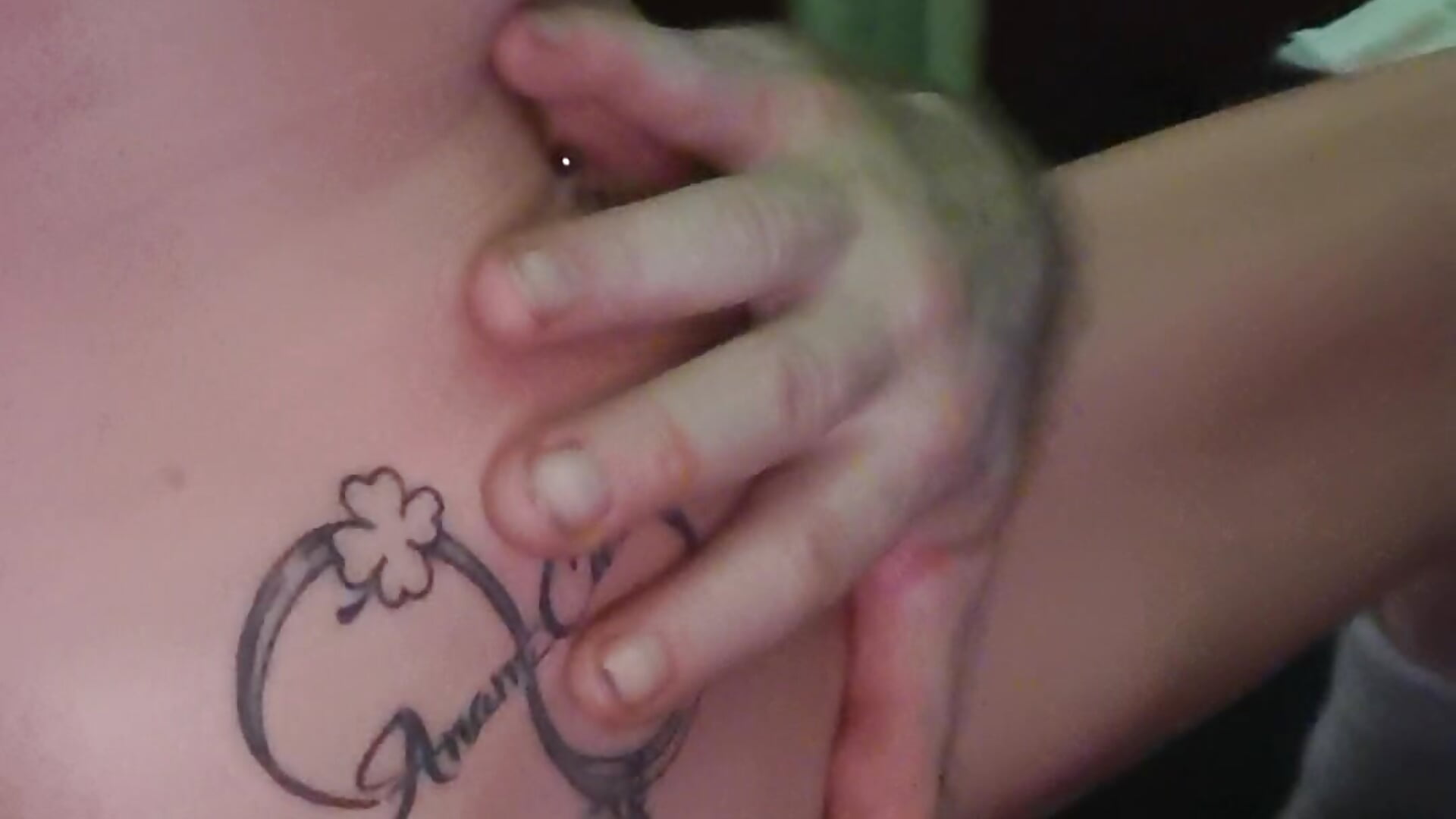 on top , boyfriend is licking - video di naomie71