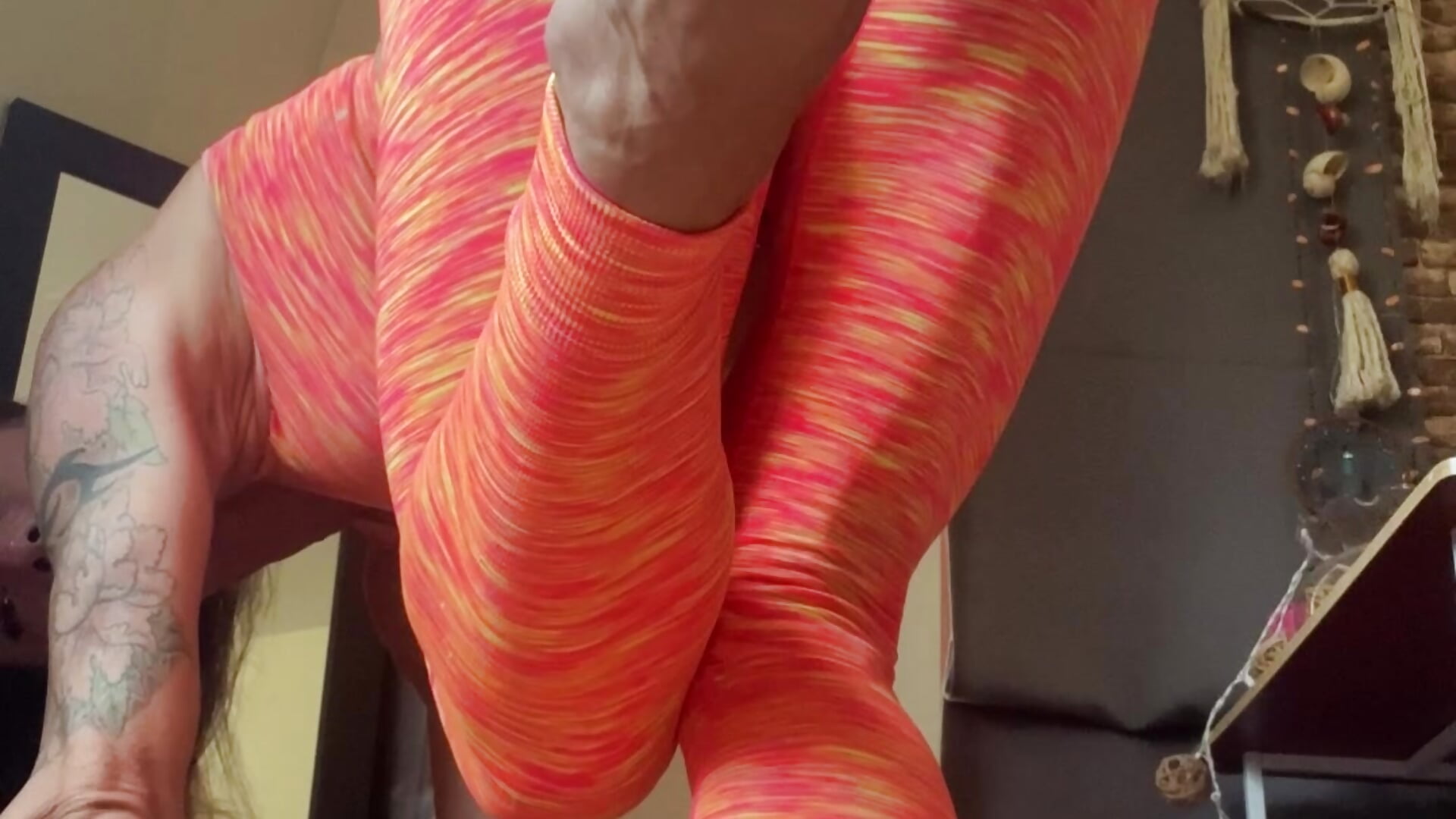 Foot JOI in Yoga Pants - video by mommyselenafit_ cam model
