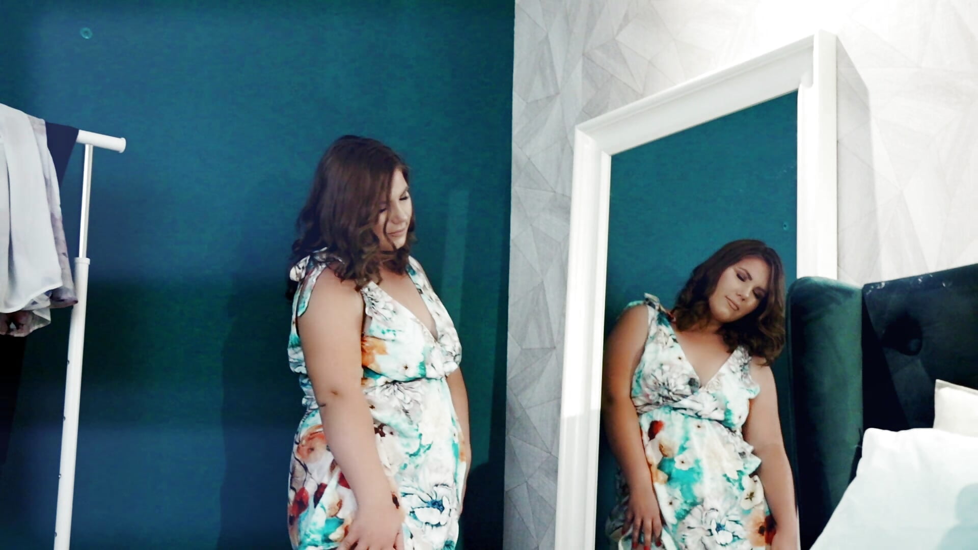 Get lost in my deep blue eyes - video by FeliciaKrige cam model