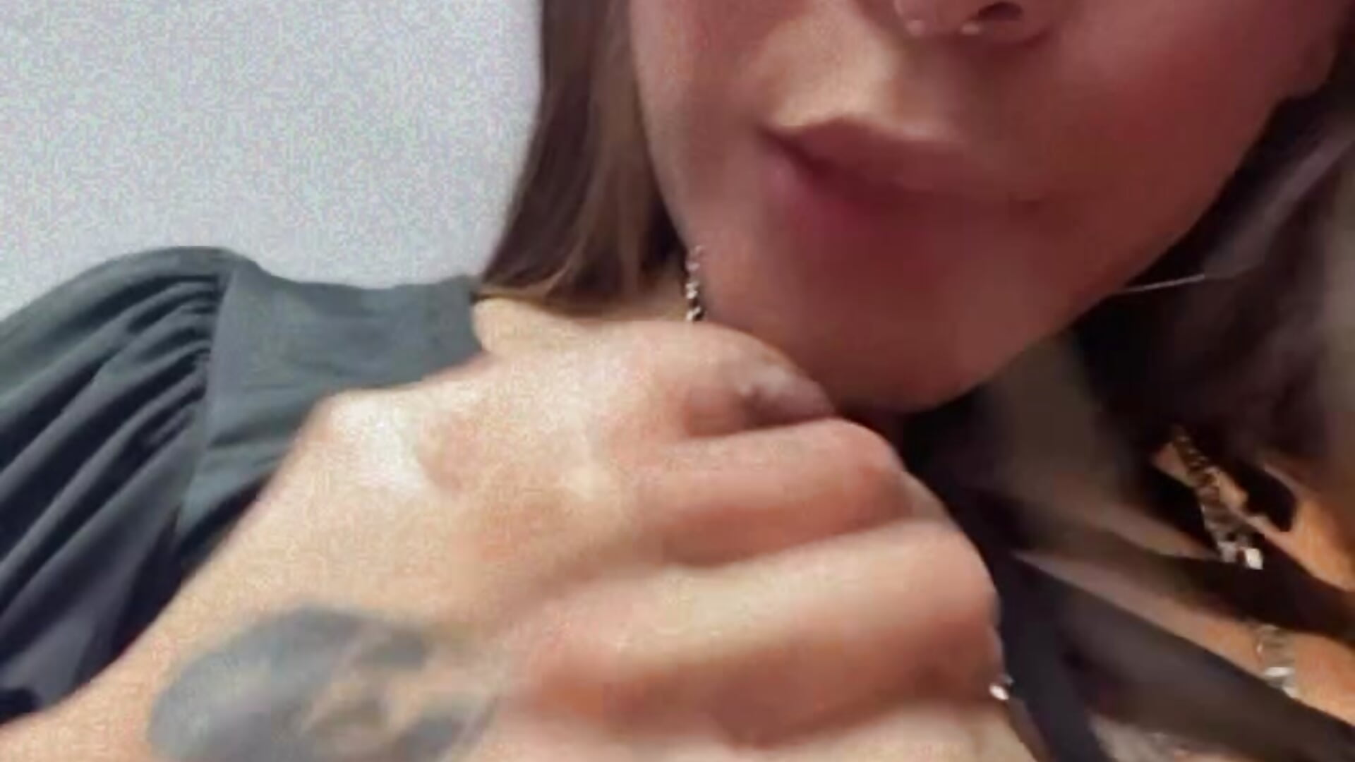 Liliana se chupa las tetas 👅 - LilEuphoria 캠 모델의 동영상