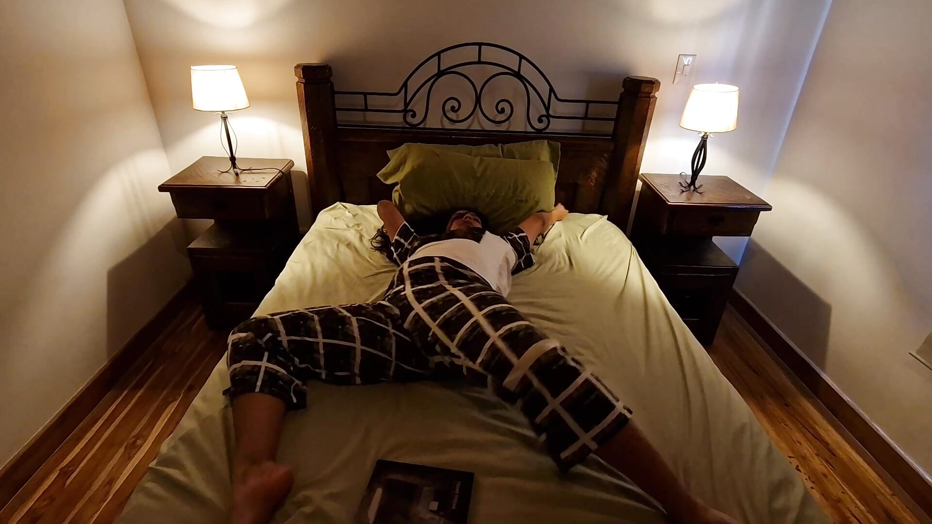 Posseduta ed allucinata nel castello! Possessed and hallucinated in the castle! - video by DenisseTits cam model