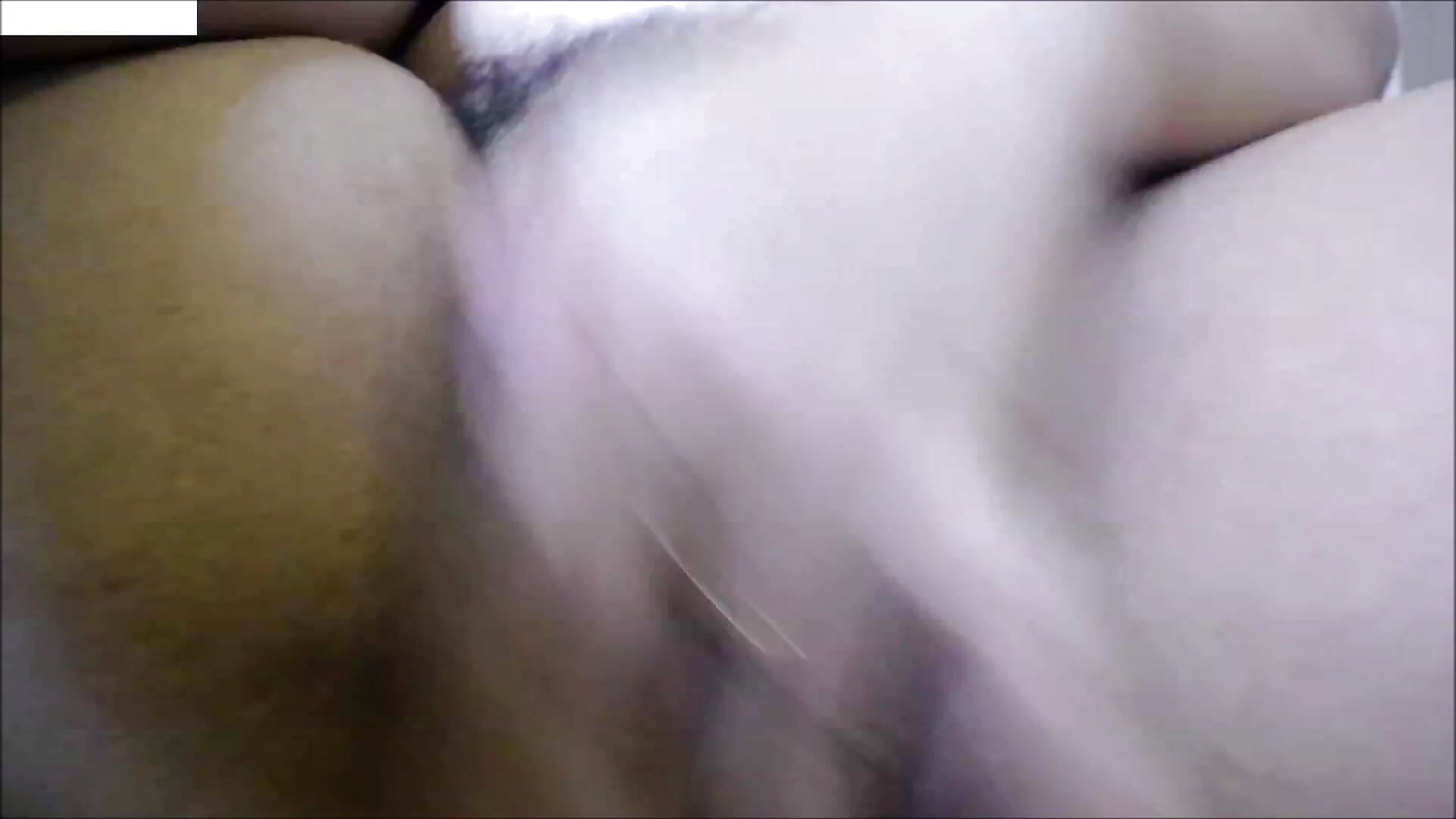 Massaggio la mia figa pelosissima con della crema - I massage my very hairy pussy with cream - video by DenisseTits cam model