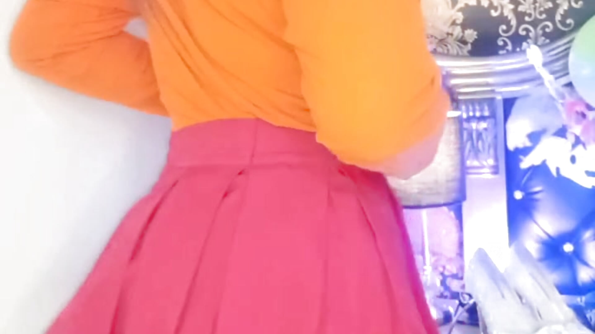 discover the mysteries of my skirt - video by CaseyMoon cam model