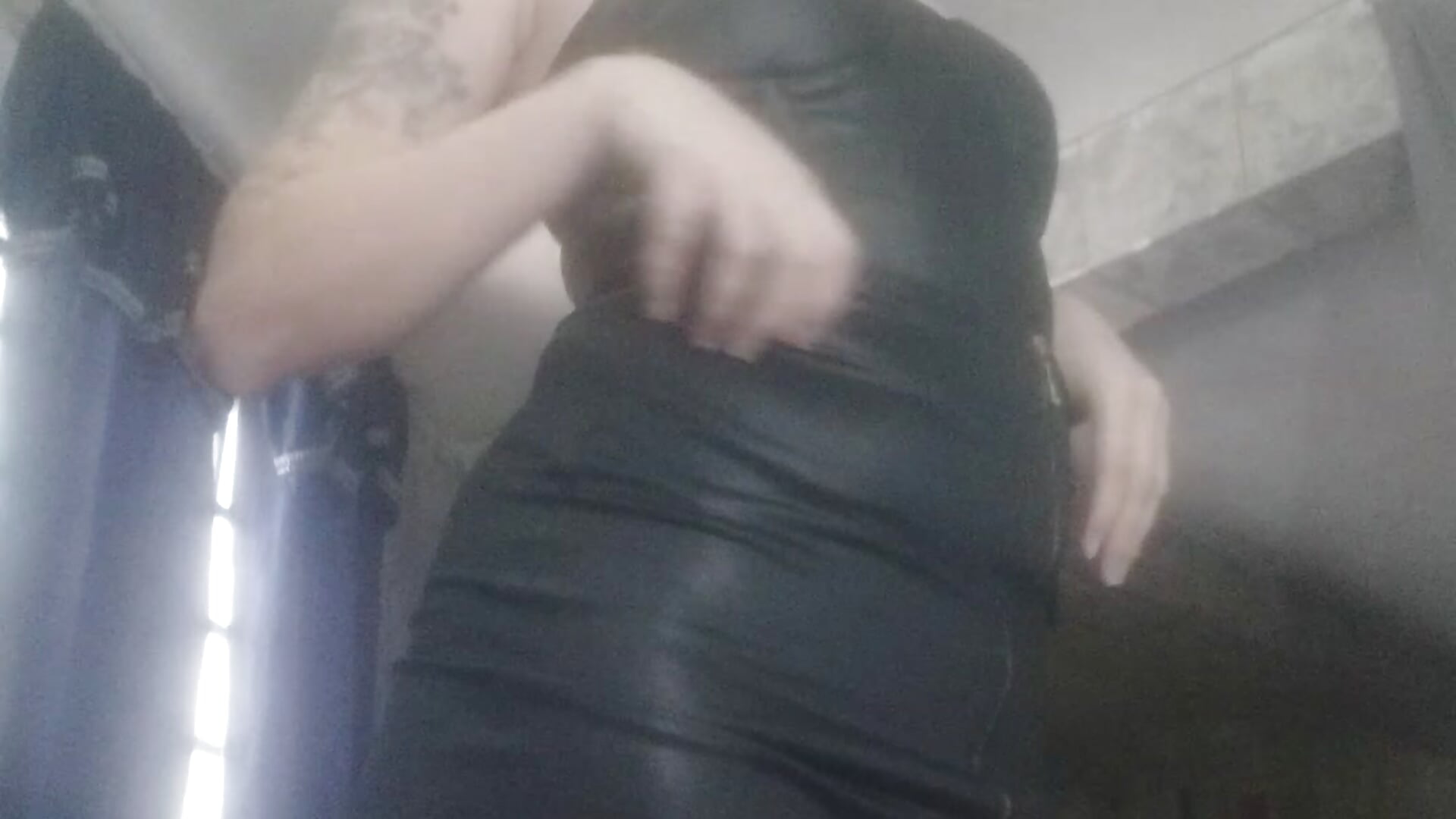 Dominando meu slavemoney l.zico com roupas de couro - Video von Venusluxodomme Cam-Model