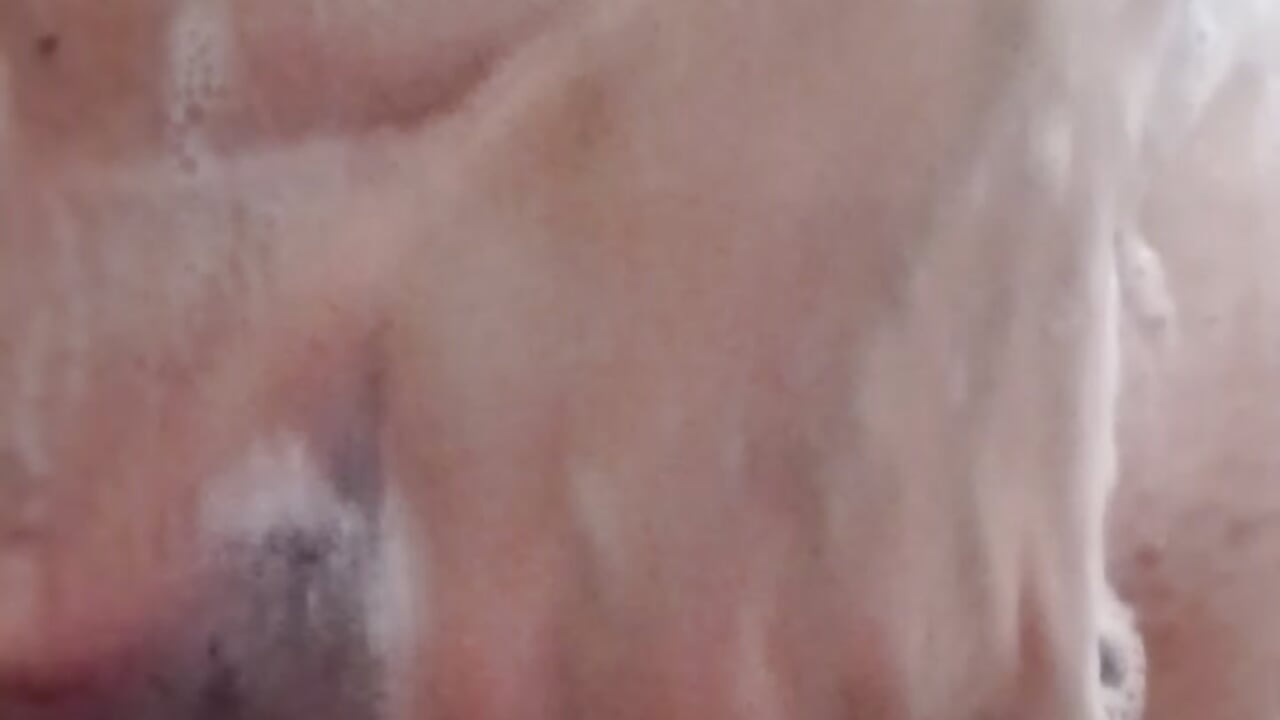 tutta schiumosa... - video by Luanaa_ cam model