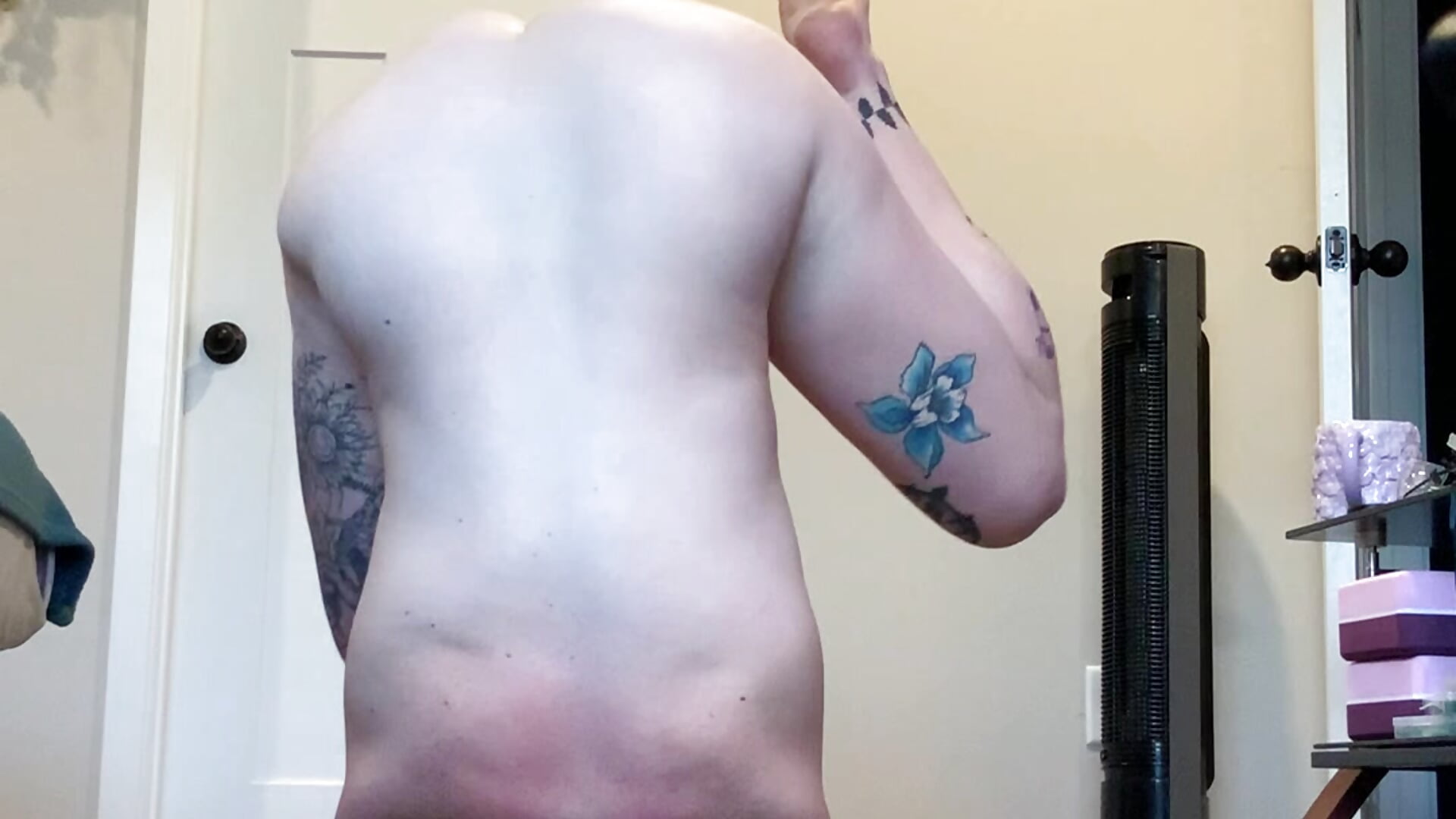 Naked headstand !! - video by PussiesnCream_ cam model