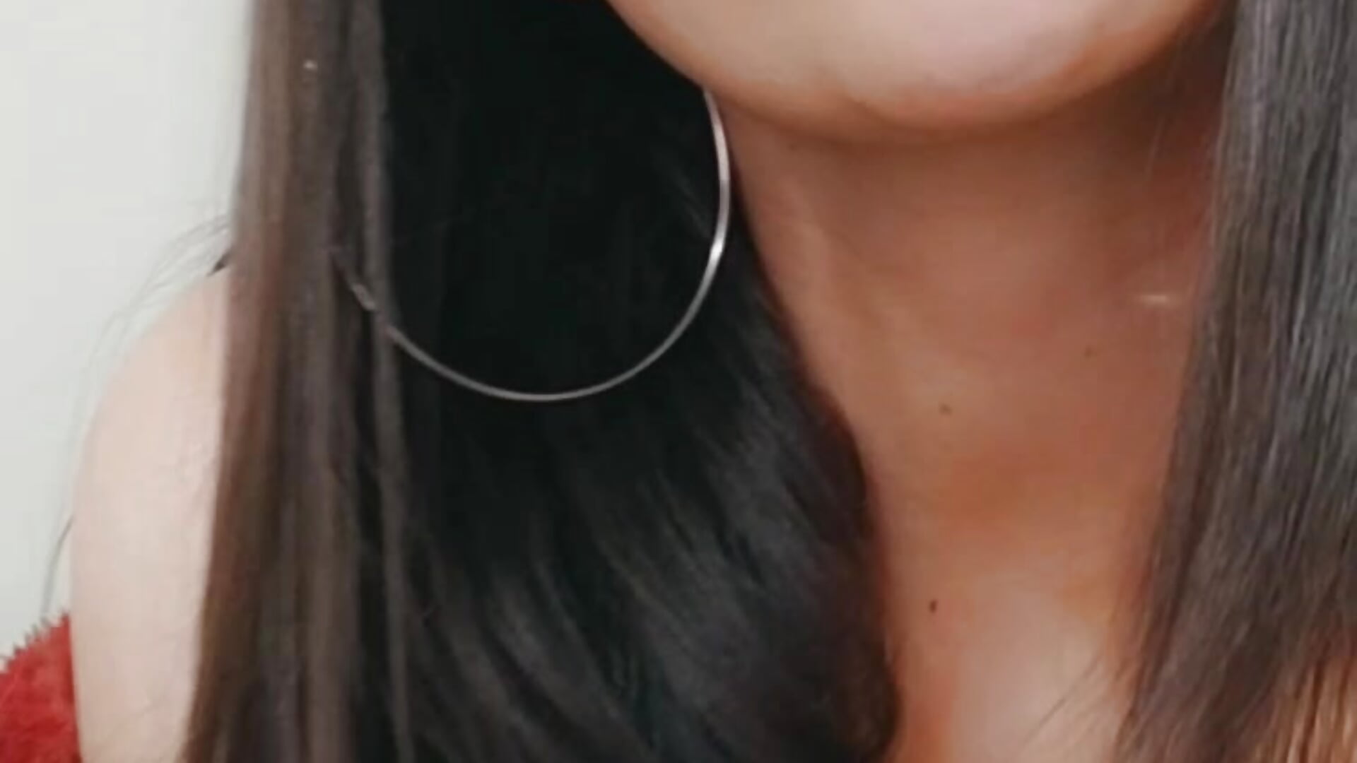 Sweet kisses - video by CaitlynLian cam model