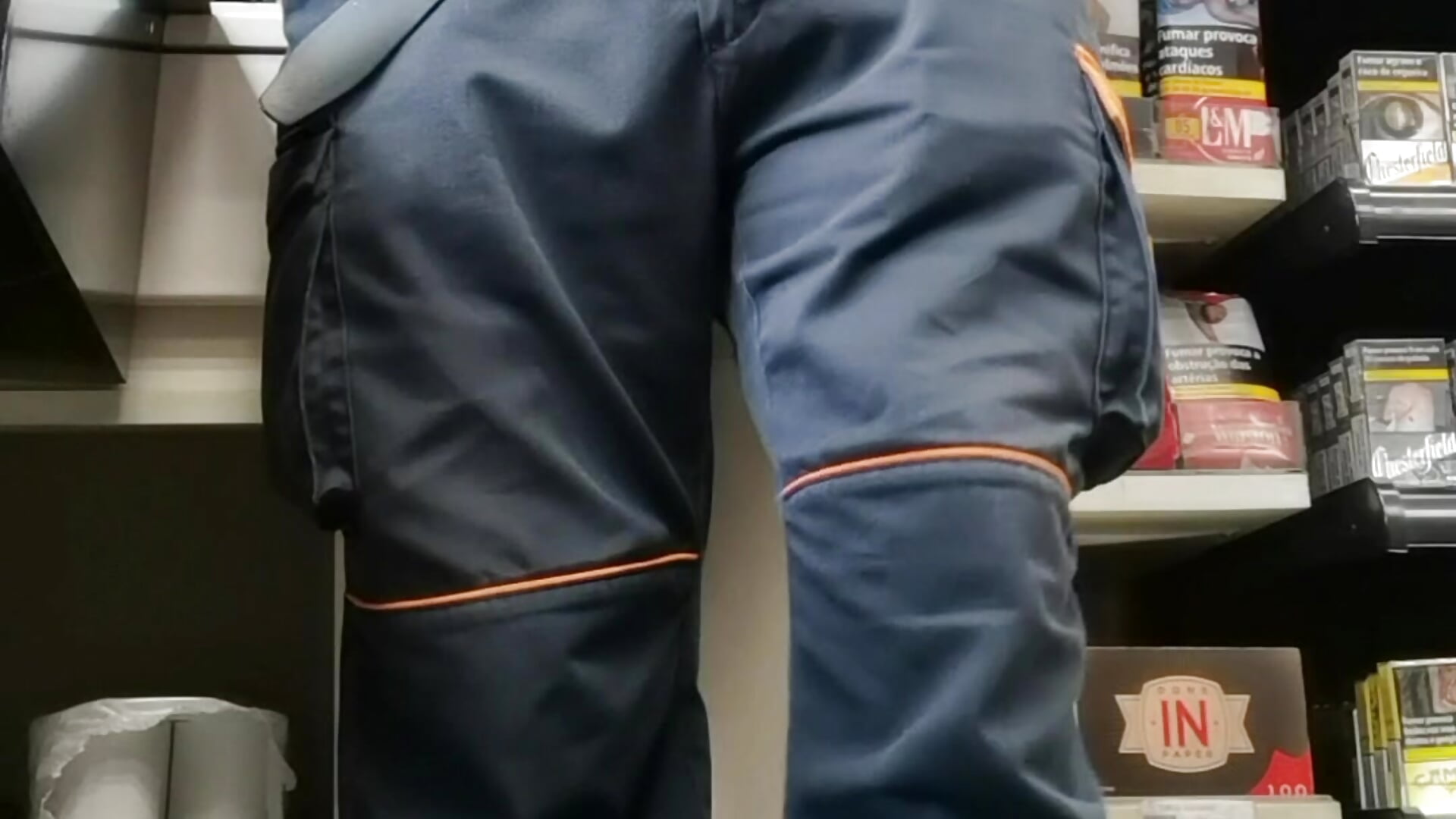 PANTS DOWN IN MY SHOP - video by Blog100vergonhas cam model