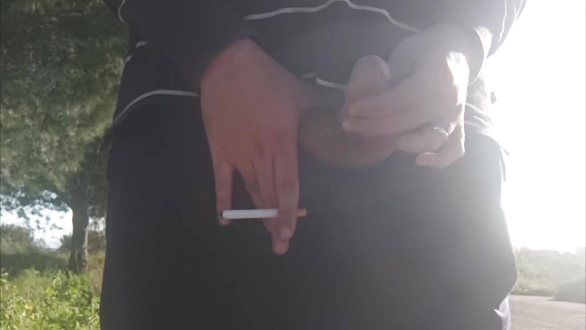 Handjob and cum in the street (High Risk) - video by Blog100vergonhas cam model