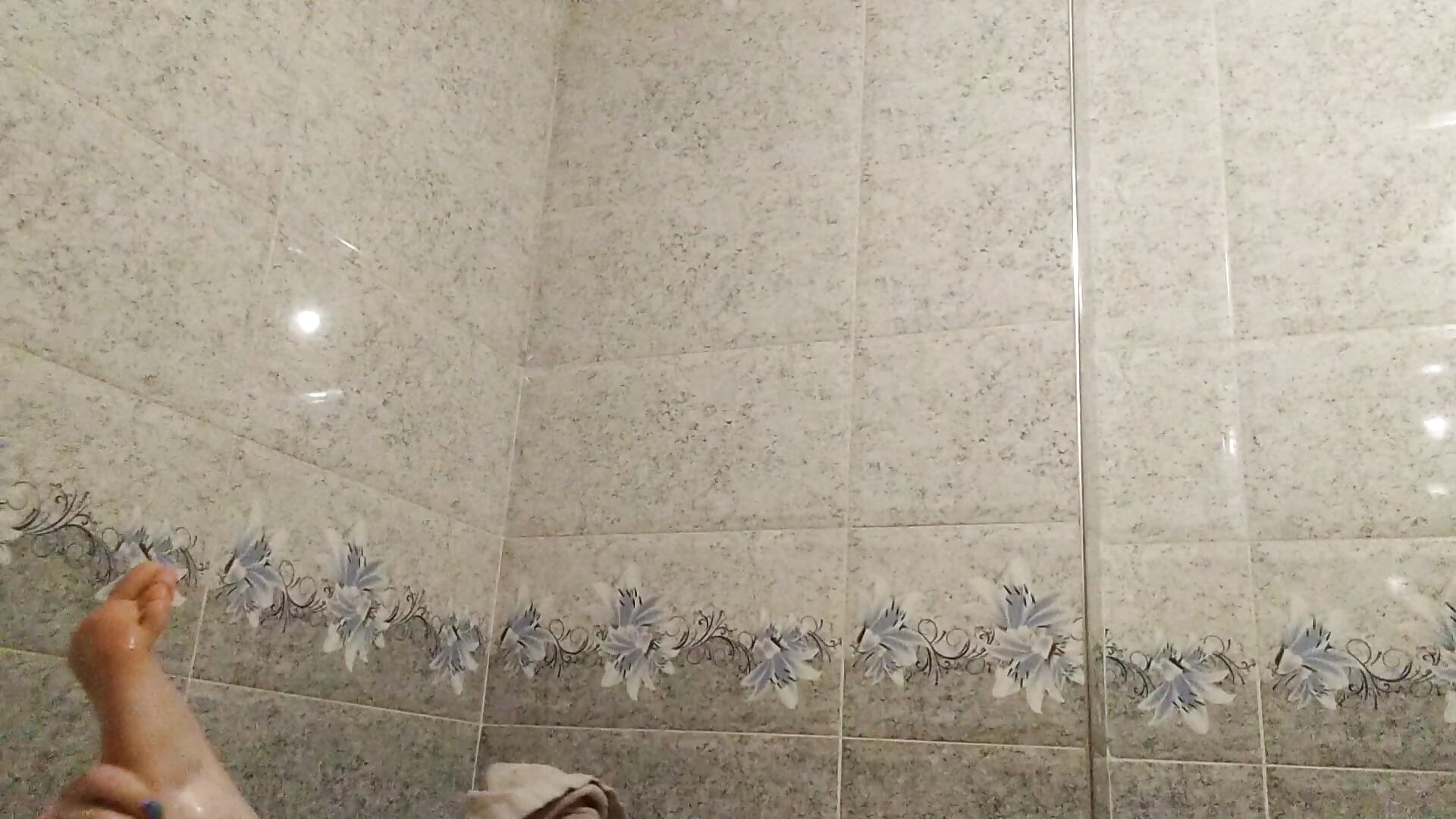 Shower and feet