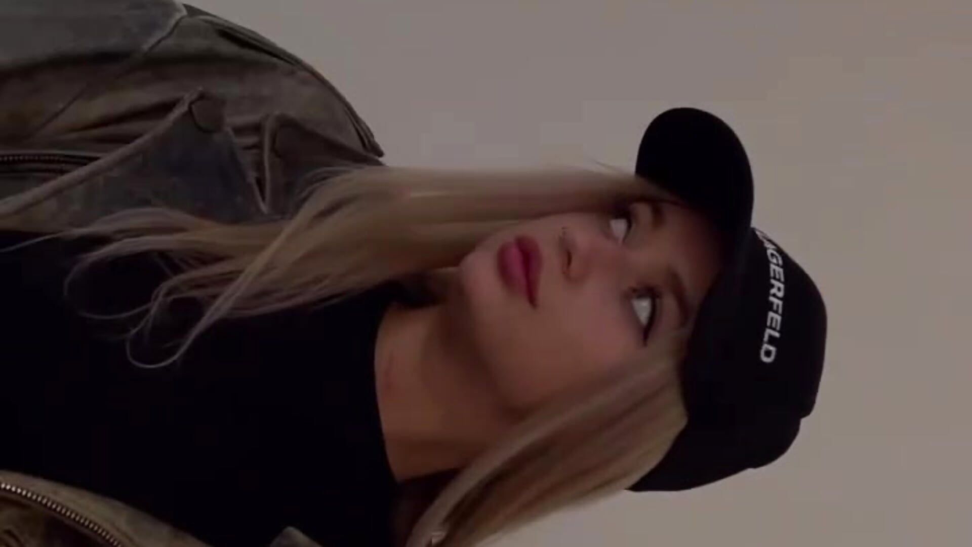 Hello❤️ - video _Kiss_me_hard_ kameramallilta