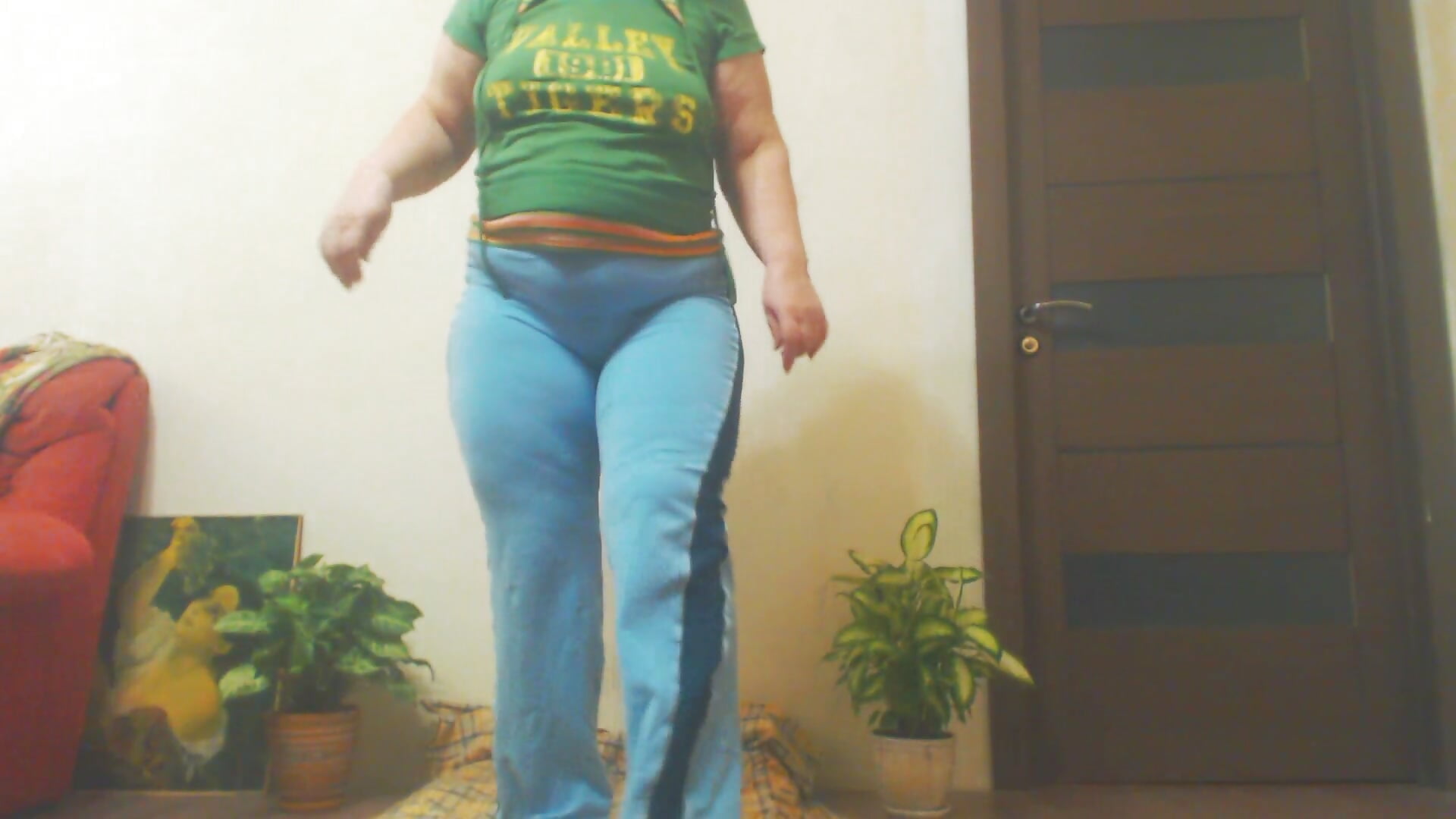 I masturbate pussy and squirt in my pants - video by Lady_Mature cam model