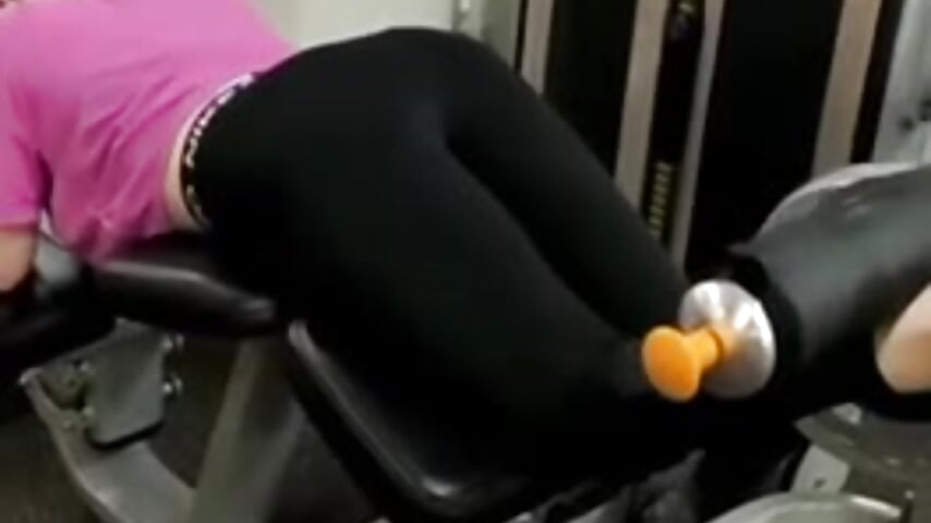 Cum have a sexy workout with me today - video oleh model kamera KinsleyHottie