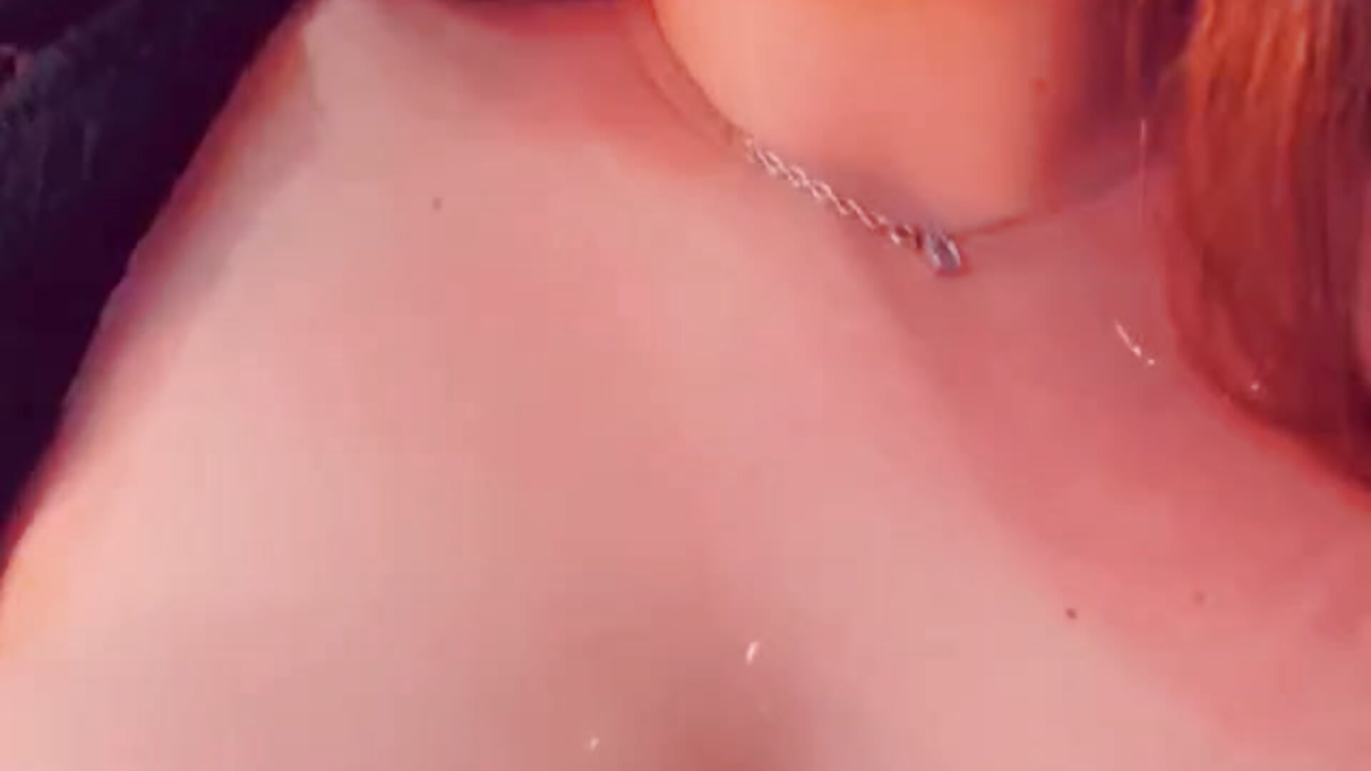 je secoue mes seins xxl il sont énorme