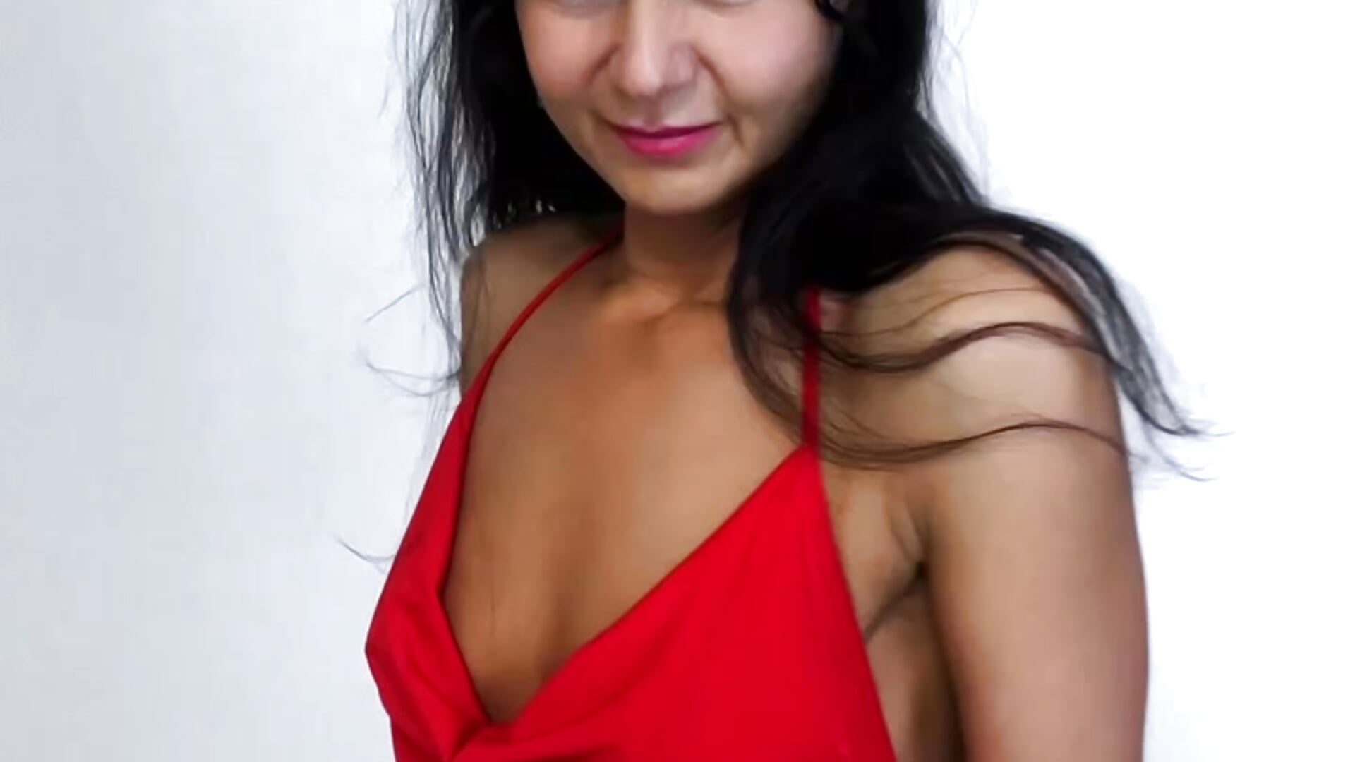 a battle between a red dress or underwear - video di Melissa_Fane modella di cam