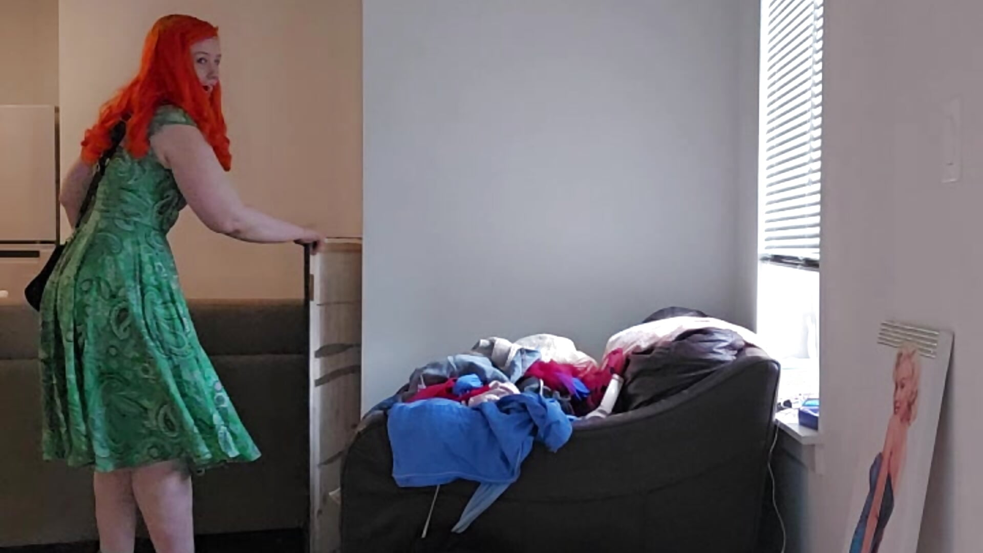 Moving but cant buy a car to move – video od webkamerové modelky 12Dropdeaddaisy21