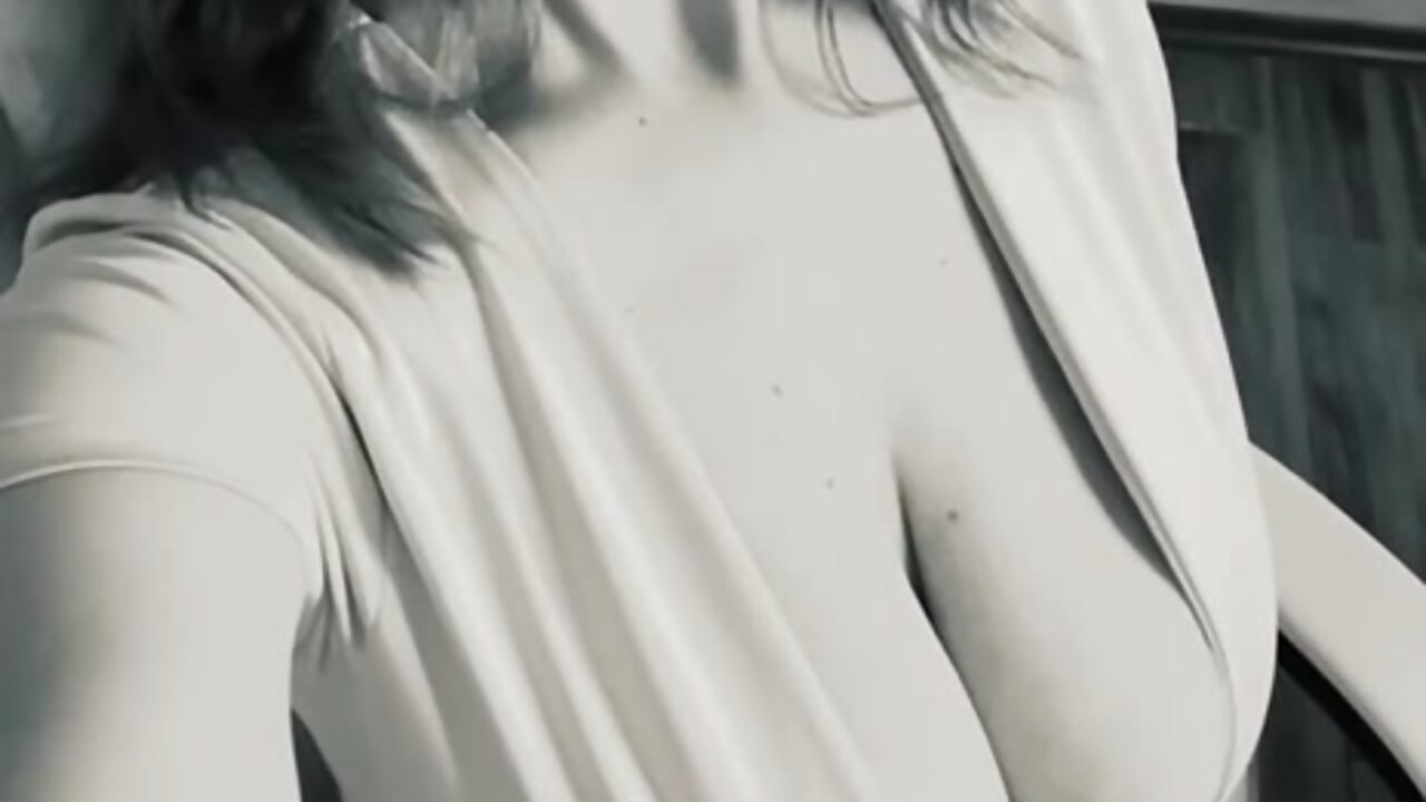 its me - video by AnnWoots cam model