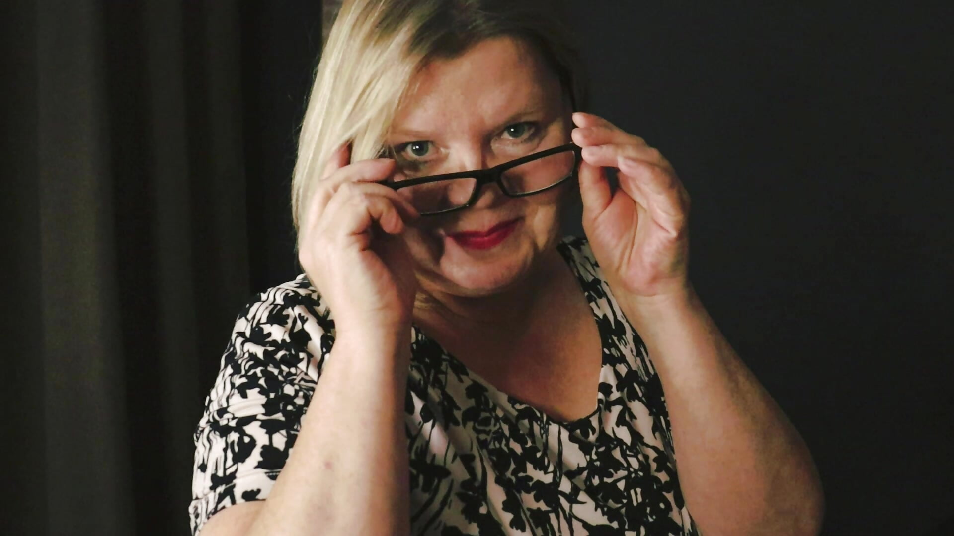 Tease you with my sexy body - video by Shannonshine cam model