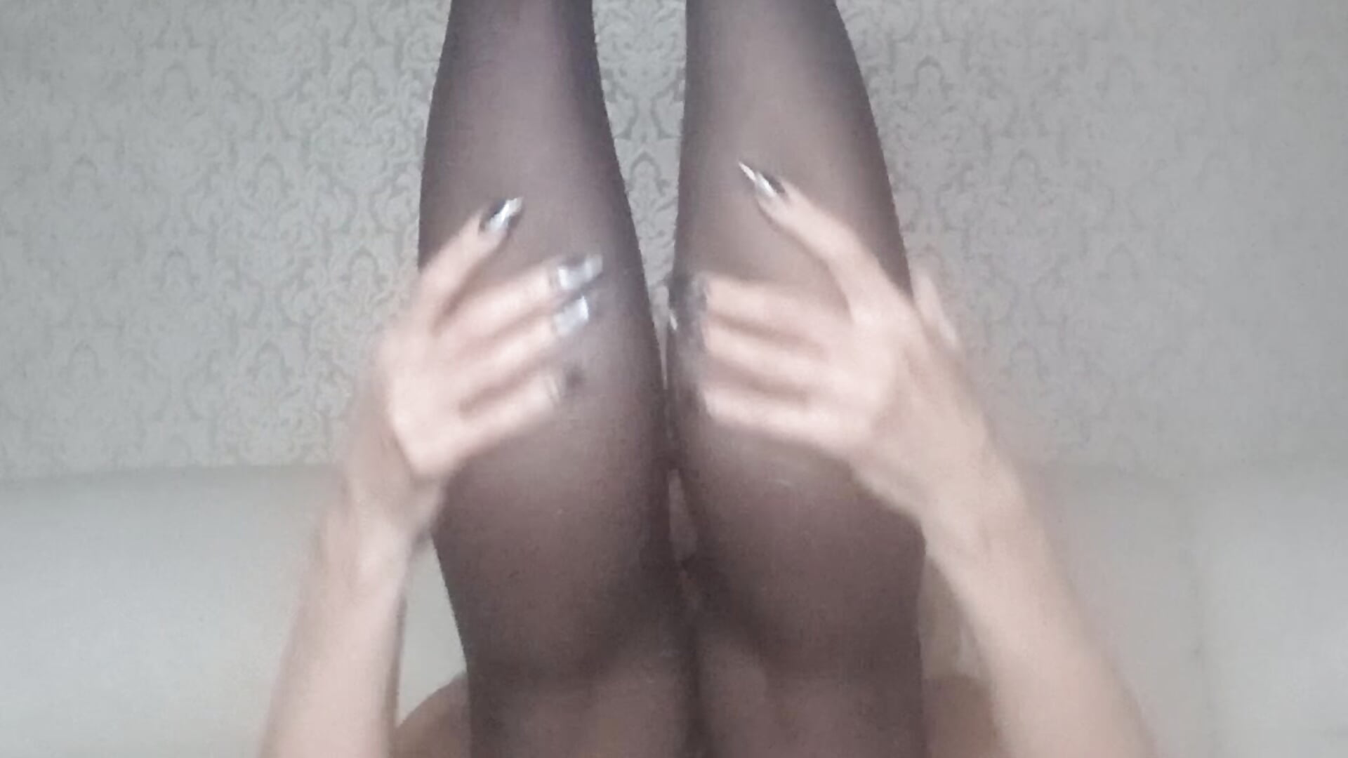 Masturbation in pantyhose without panties and heels - video by WhiteQueen888 cam model