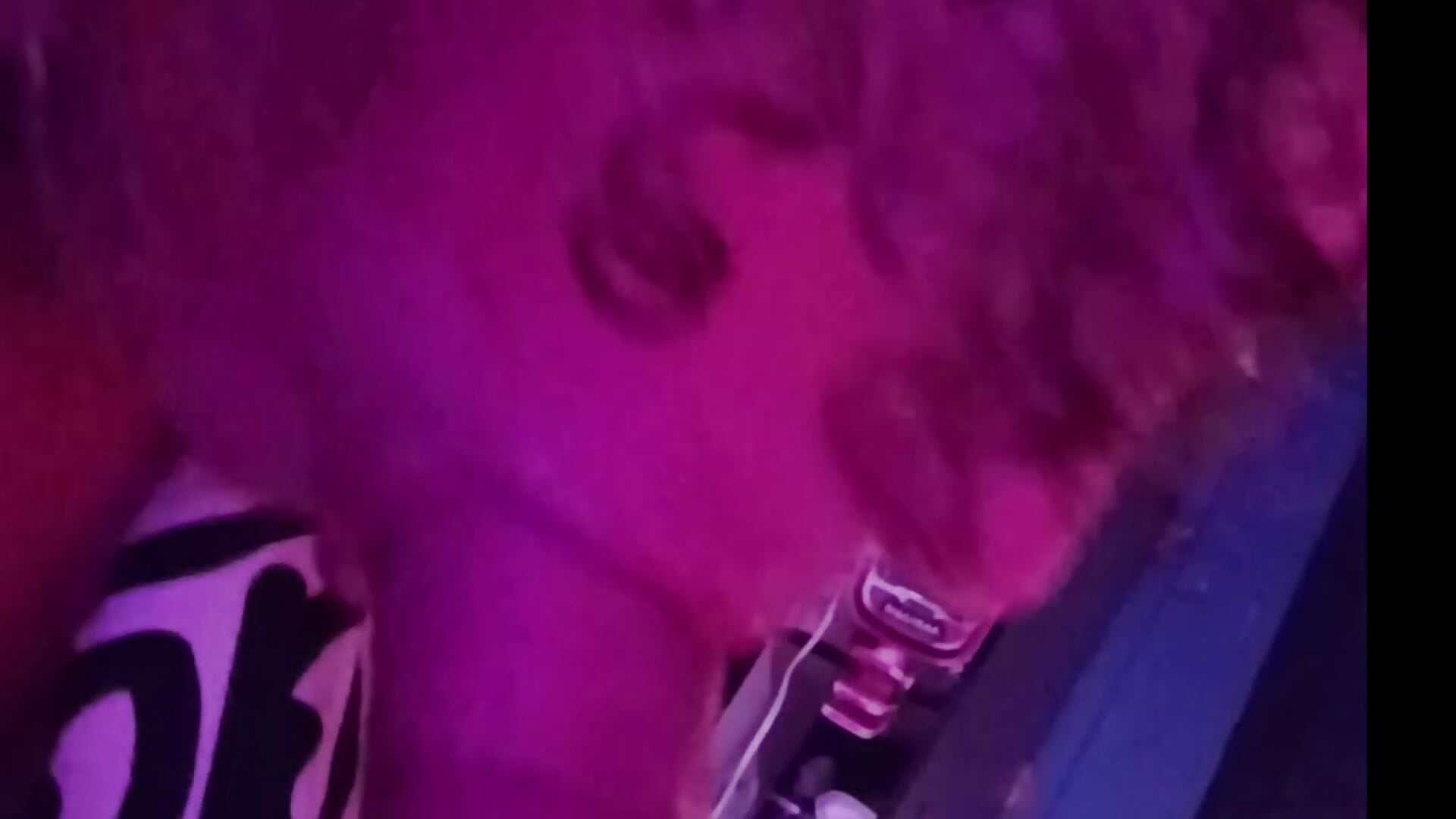 875.mp4 – video od webkamerové modelky JPleasure4u