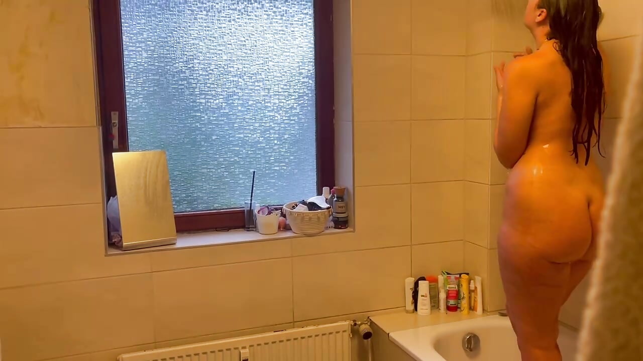 Watch me in the Shower +fucking - video by EllaMae cam model