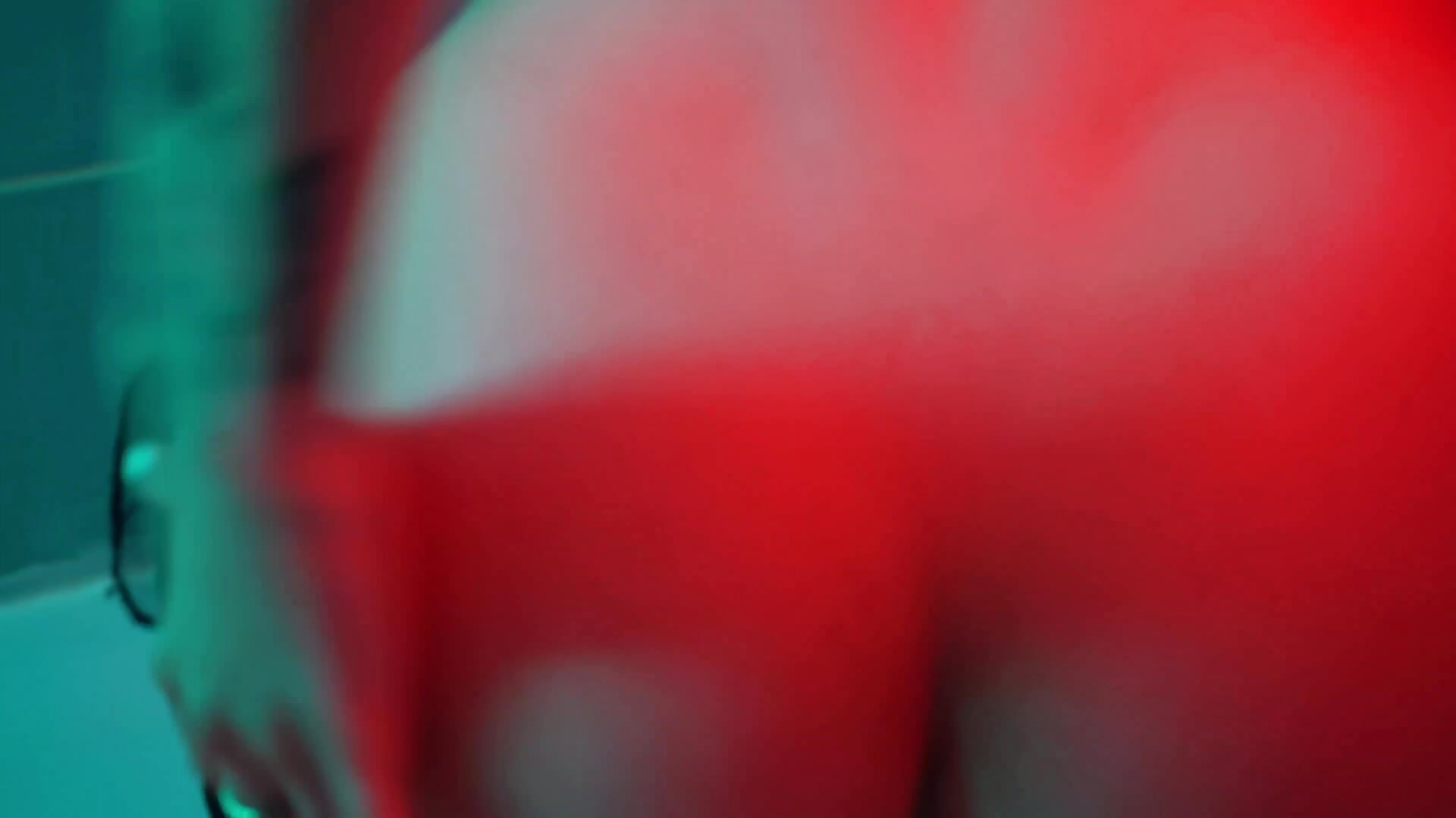 Call me , i m wet in the shower - video by YourBabyPearl cam model