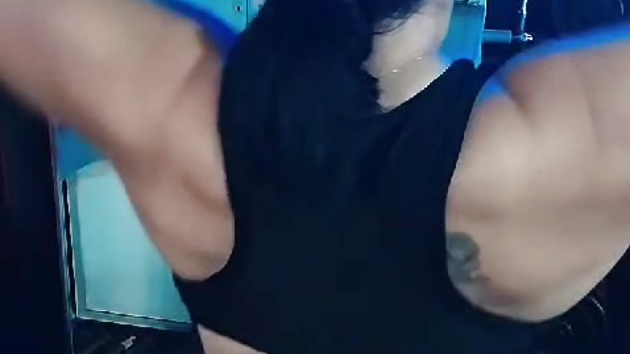 Training back - video by lissglow cam model