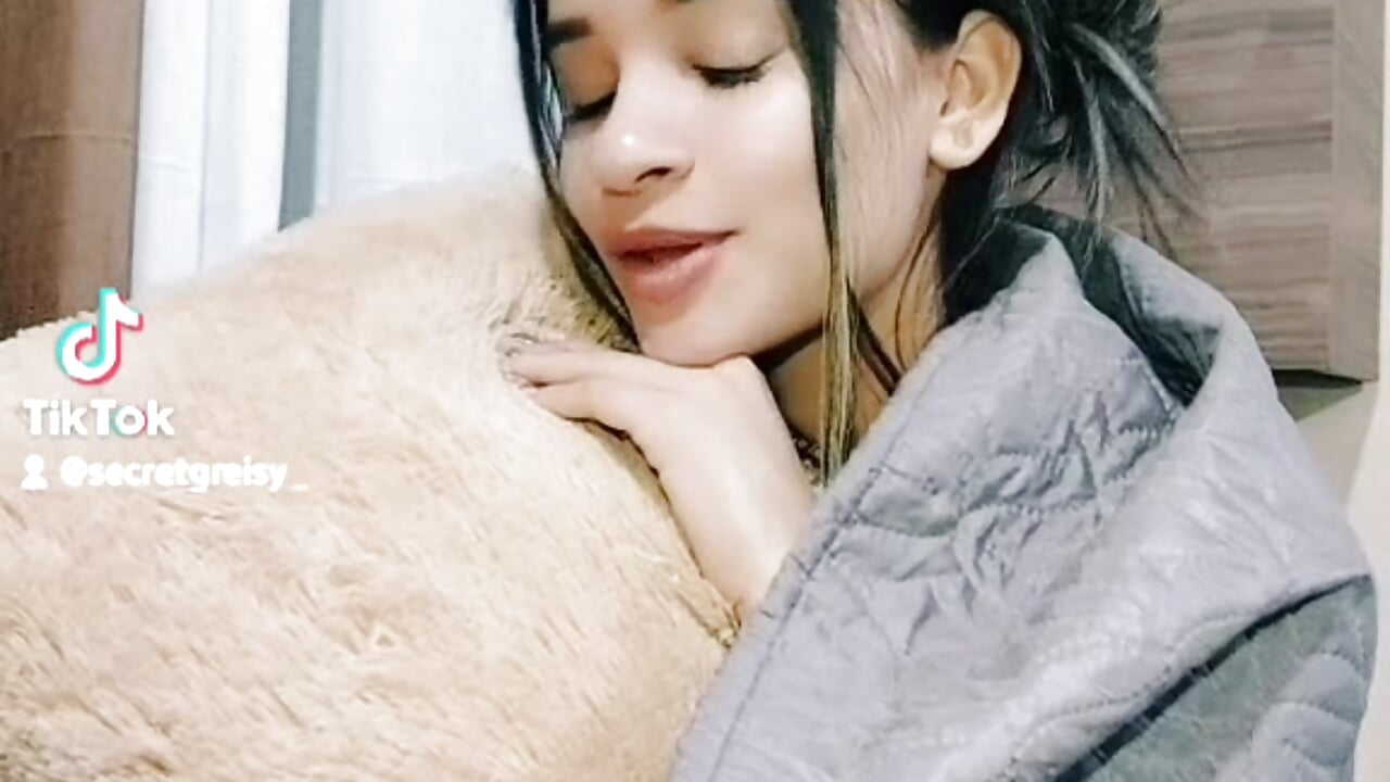 My first Tiktok video! ♥️ - video by secretgreisy_ cam model