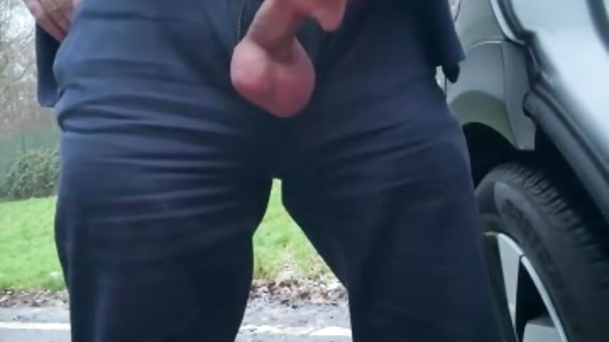 Public Show - parking bals out - فيديو من creampie_couple10 موديل الكام