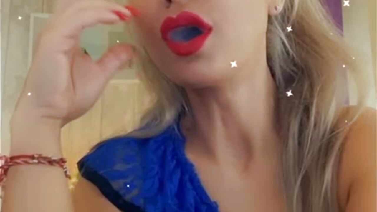 Enjoy the smoke - βίντεο μοντέλου MissKora