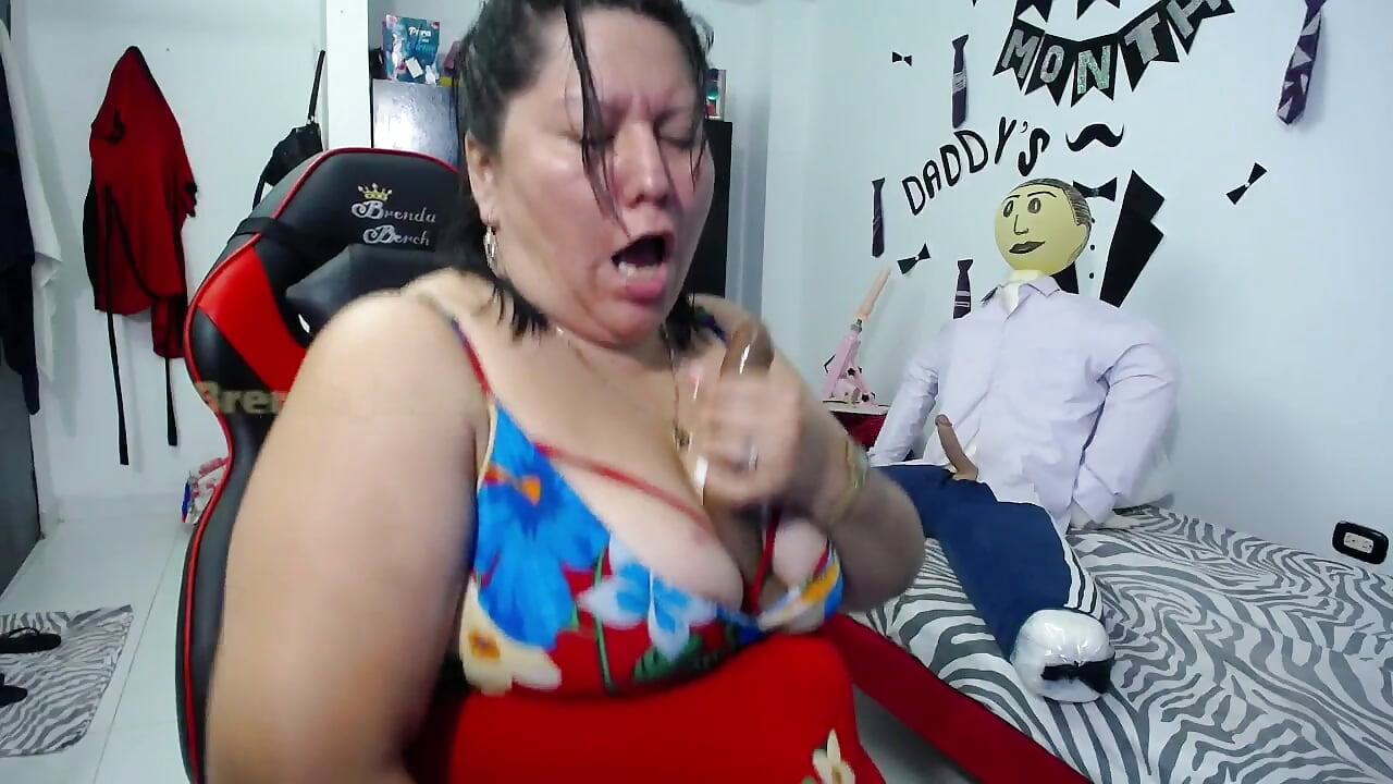 your hard cock in my tits makes me lick it deep - Brenda_Berck_ adlı kamera modelinin videosu