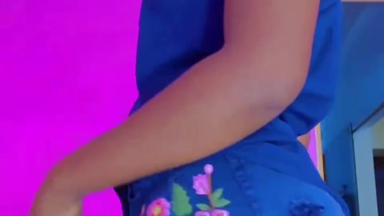 I'm going to send nudys to everyone who says "hi" on my page🌶️ - video by myblackdoope cam model