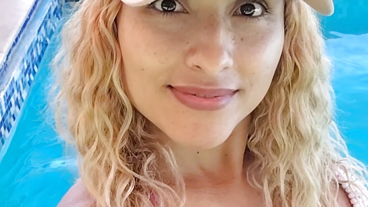 sexy - video by JhordanAndDanna cam model