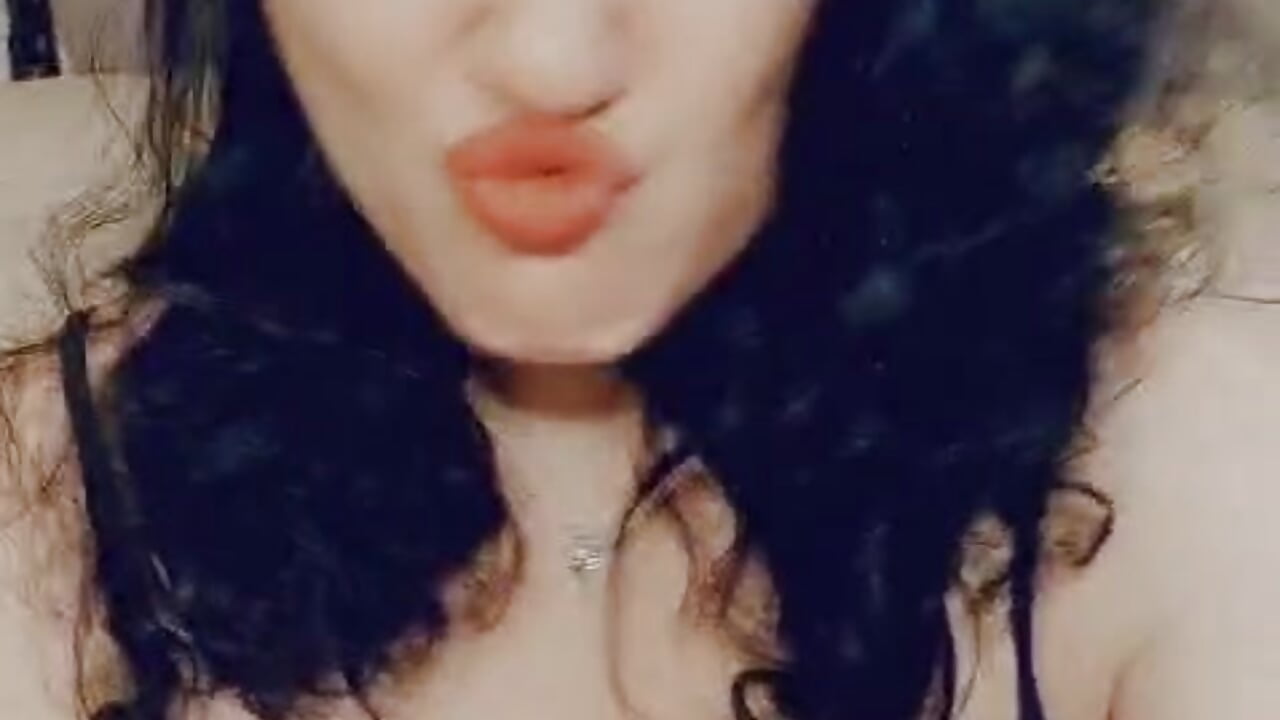 WhatsApp Video 2025-07-01 at 08,09,18_f6b52d9b — filmik MilfDomina699, modela(-lki) na kamerkach