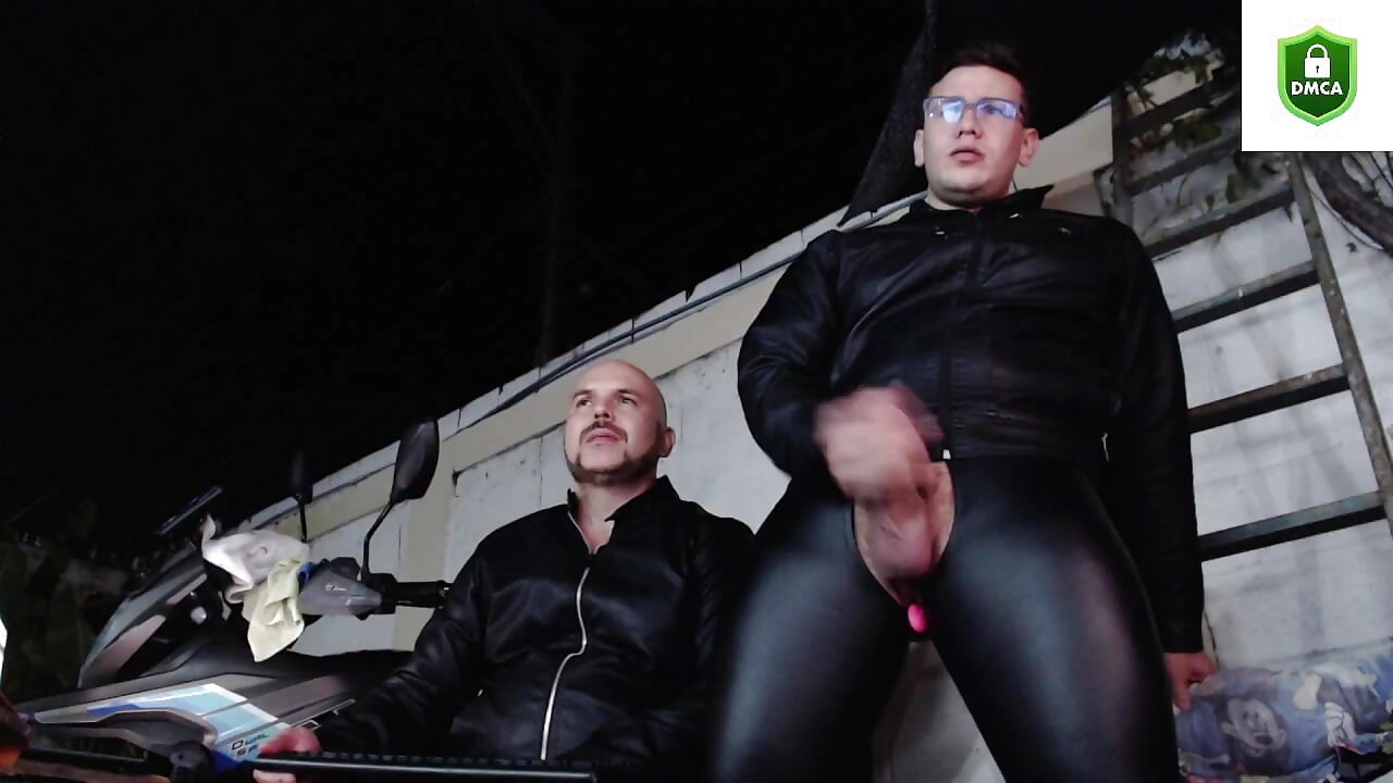 Horny fun at tthe backyard with hot leather on, and cuming in his mouth a tasty load - video by Neil_and_isaac