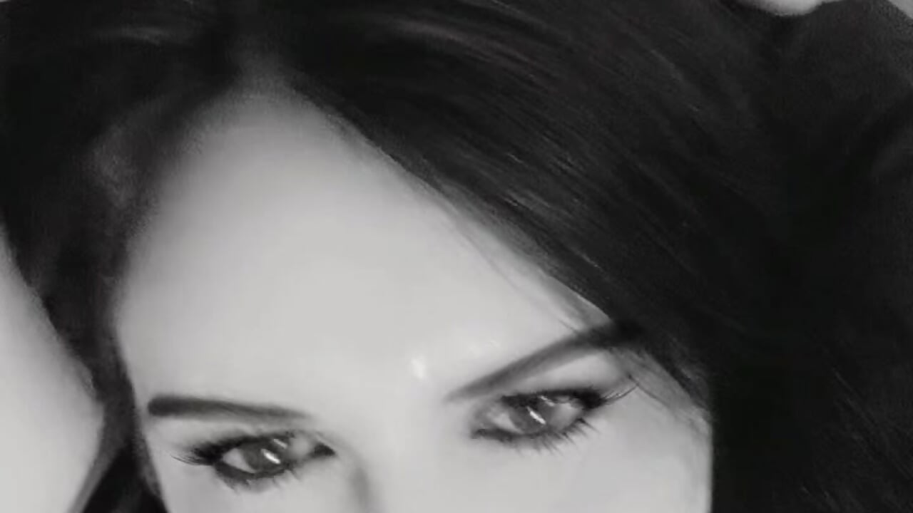 profile-intro-video-1768600618 - video by foxy-porn1 cam model