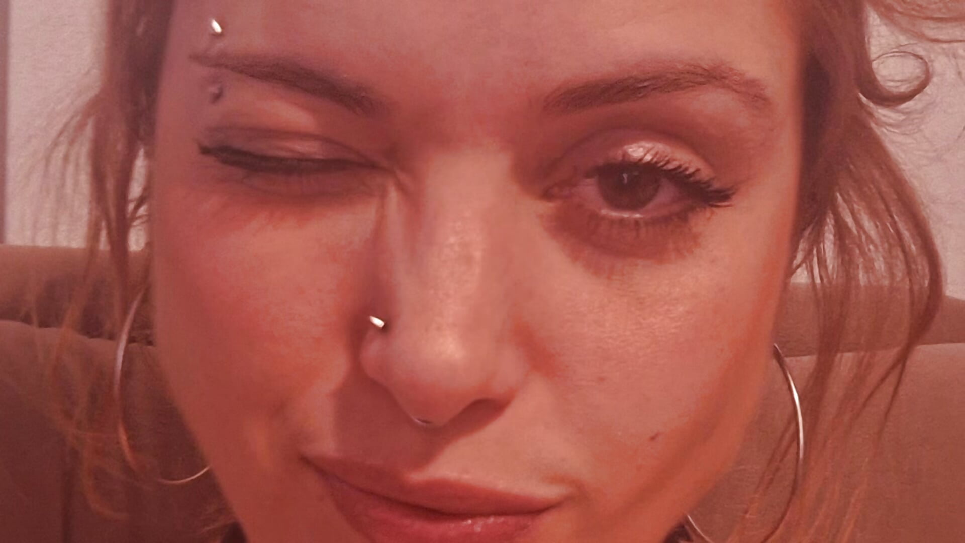 tutututututututututututu — filmik radioamore, modela(-lki) na kamerkach