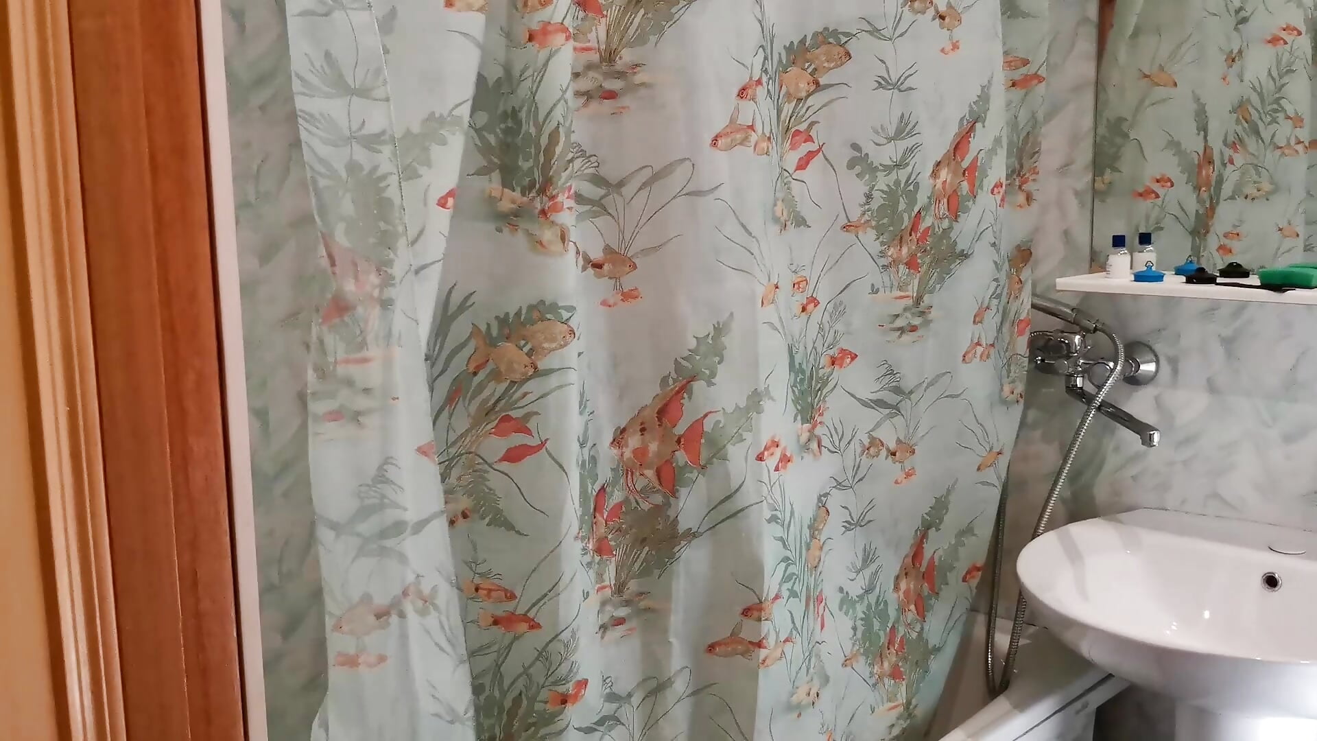 Take a shower with me - video by Amberhotqueen cam model