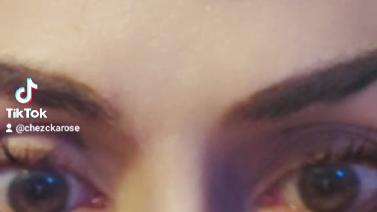 2024-02-10-224541577– Angelchezcka kameramodell videója