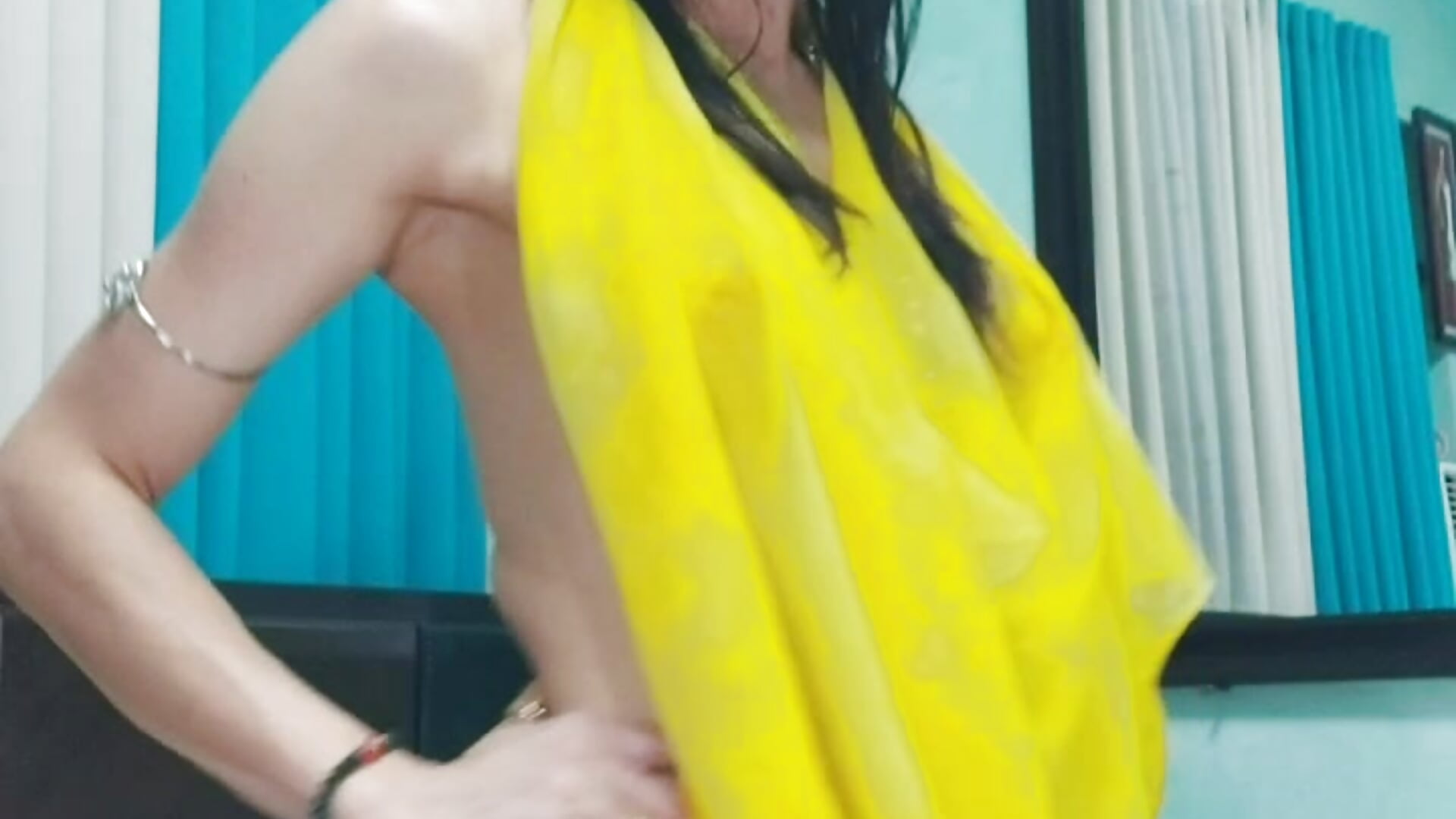 2023-10-12-025101633– Angelchezcka kameramodell videója