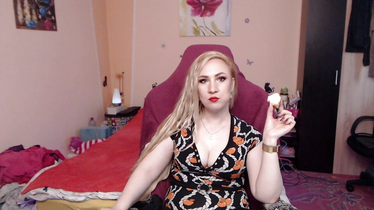 How many donuts can I eat? - video by MissLexyGold cam model