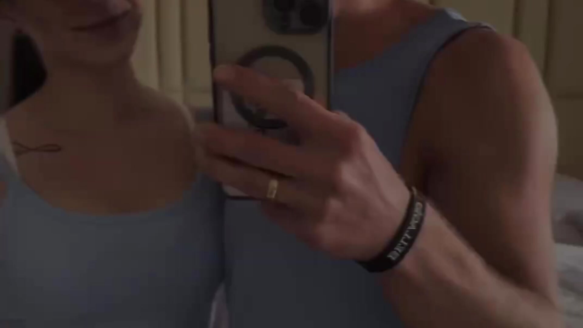 selfies - відео від вебкаммоделі JessicaSteve