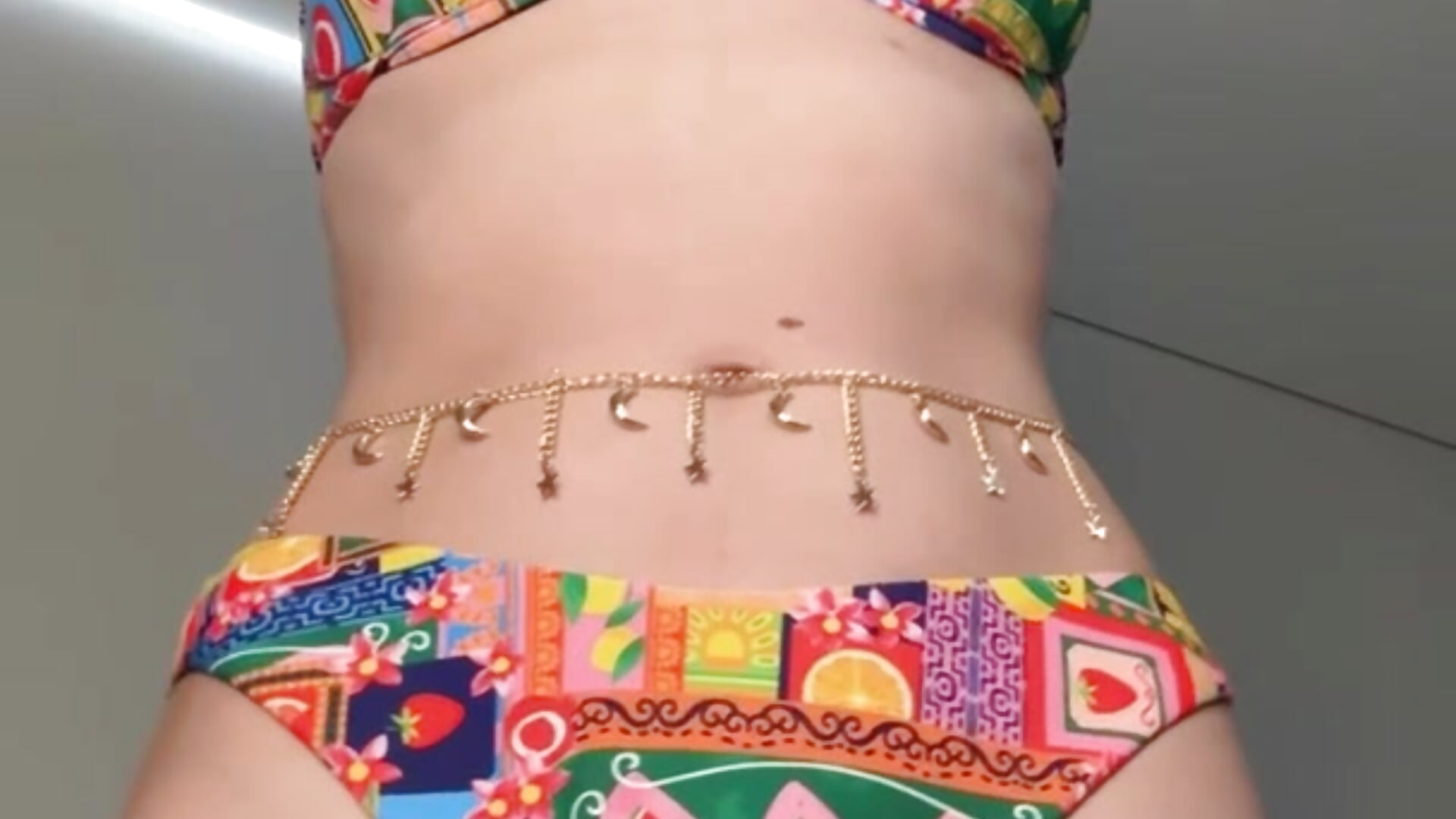 I flashed my boobs for my friends - video của người mẫu cam stefannichka