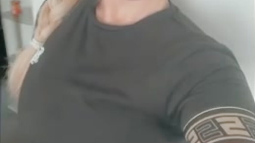 Lara Croft inspired gym look - modeljadeelee 캠 모델의 동영상