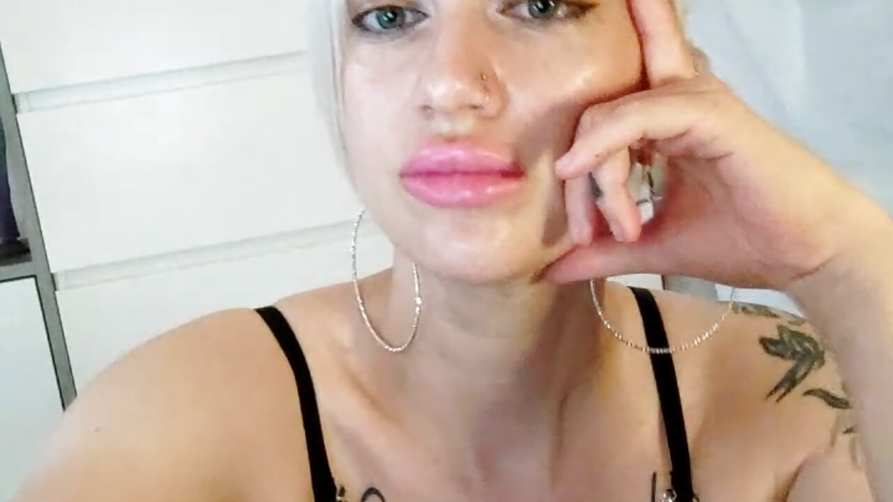Hey! -  Bin jetzt live 😘 - Gina-Lumara adlı kamera modelinin videosu