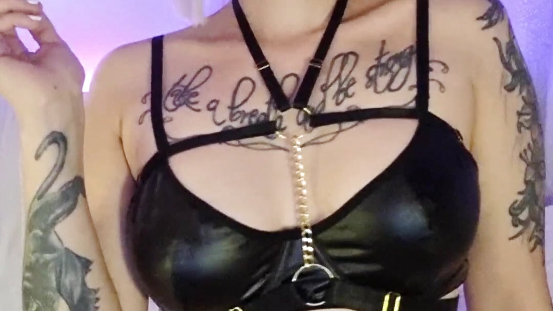 smoke a cigarette with me 🚬 - video by Gina-Lumara cam model